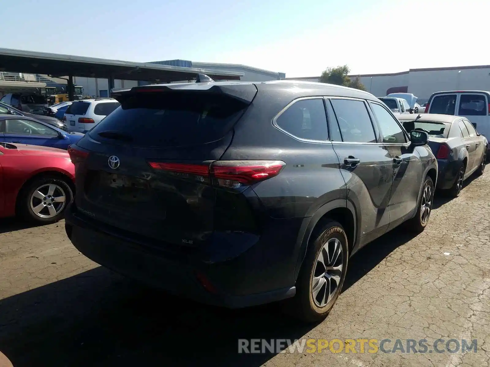 4 Photograph of a damaged car 5TDGZRAH6LS501702 TOYOTA HIGHLANDER 2020