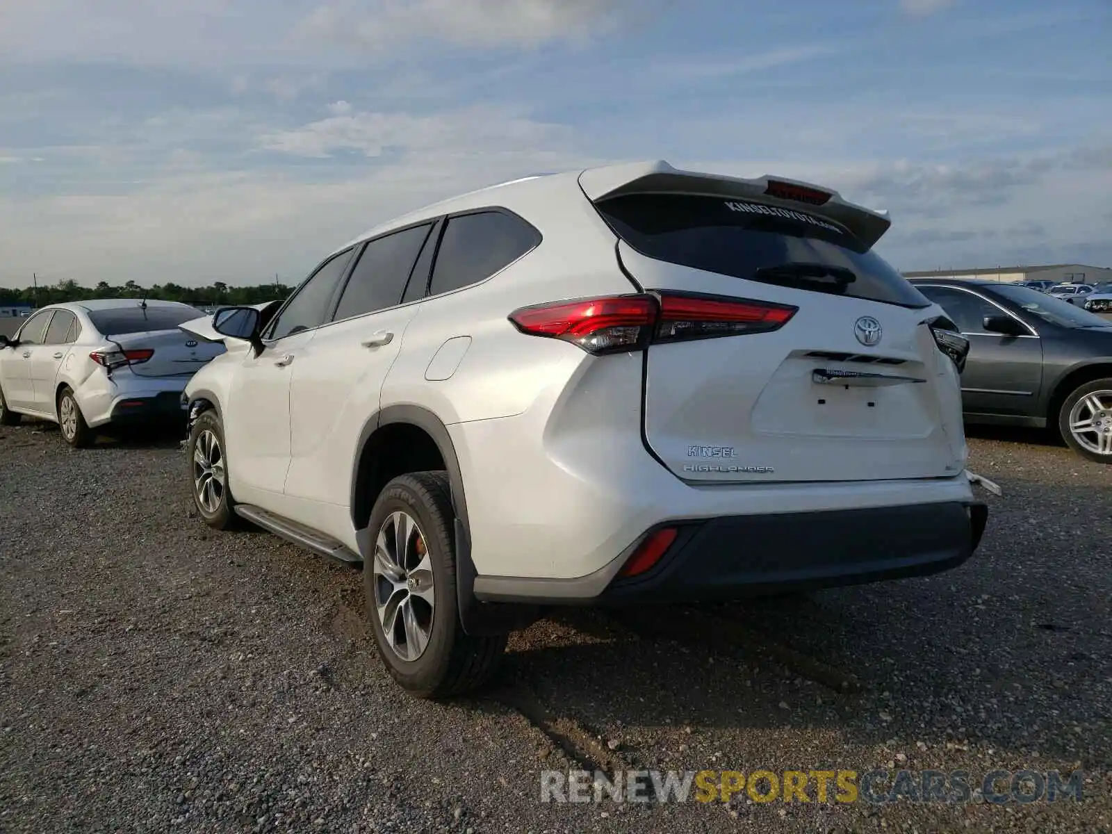 3 Photograph of a damaged car 5TDGZRAH6LS502252 TOYOTA HIGHLANDER 2020