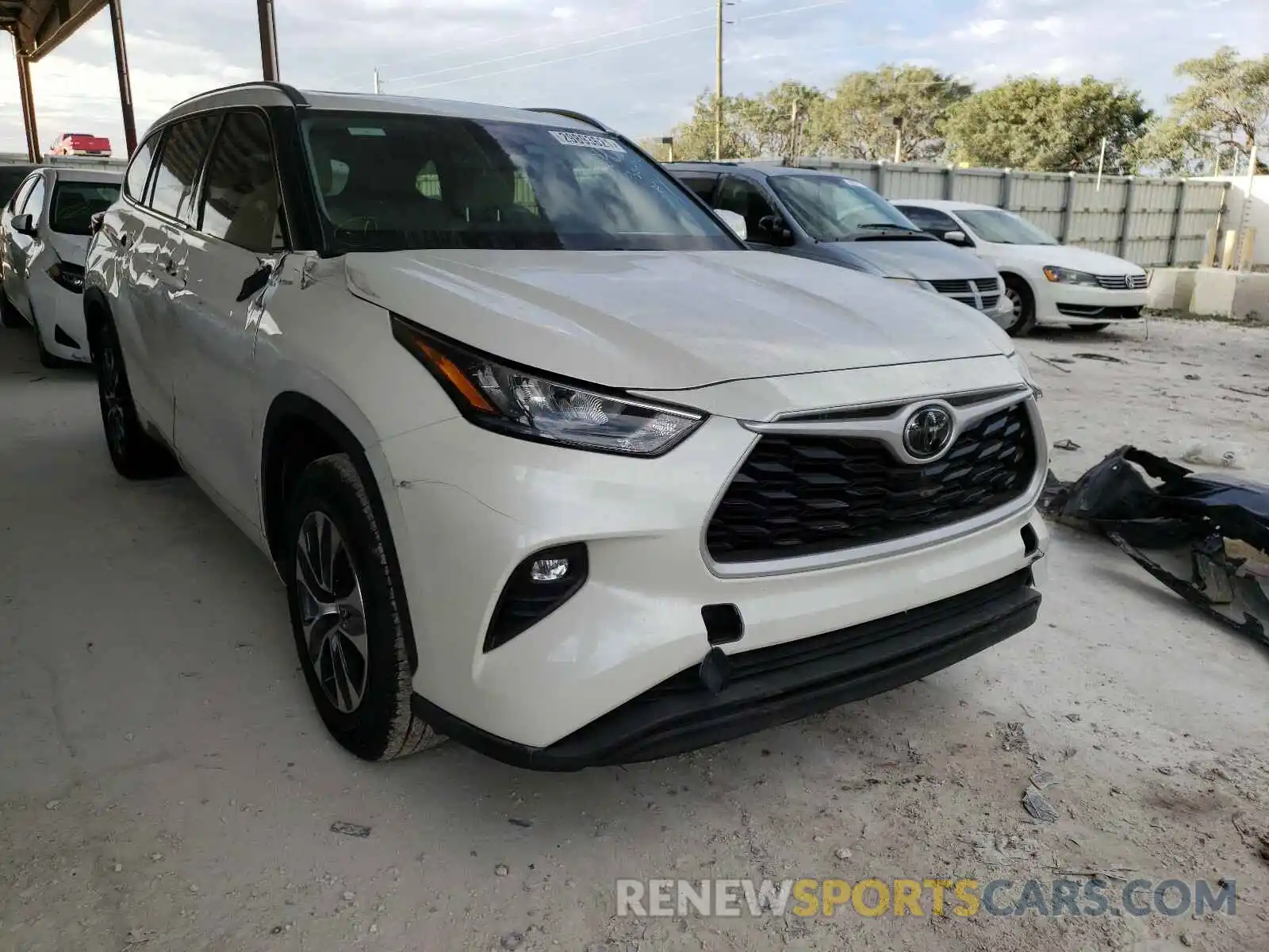 1 Photograph of a damaged car 5TDGZRAH6LS504082 TOYOTA HIGHLANDER 2020