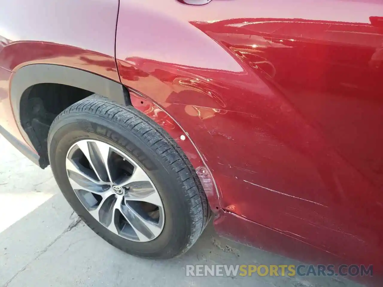 9 Photograph of a damaged car 5TDGZRAH6LS504793 TOYOTA HIGHLANDER 2020