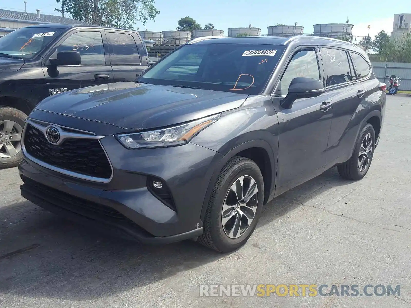 2 Photograph of a damaged car 5TDGZRAH7LS005422 TOYOTA HIGHLANDER 2020