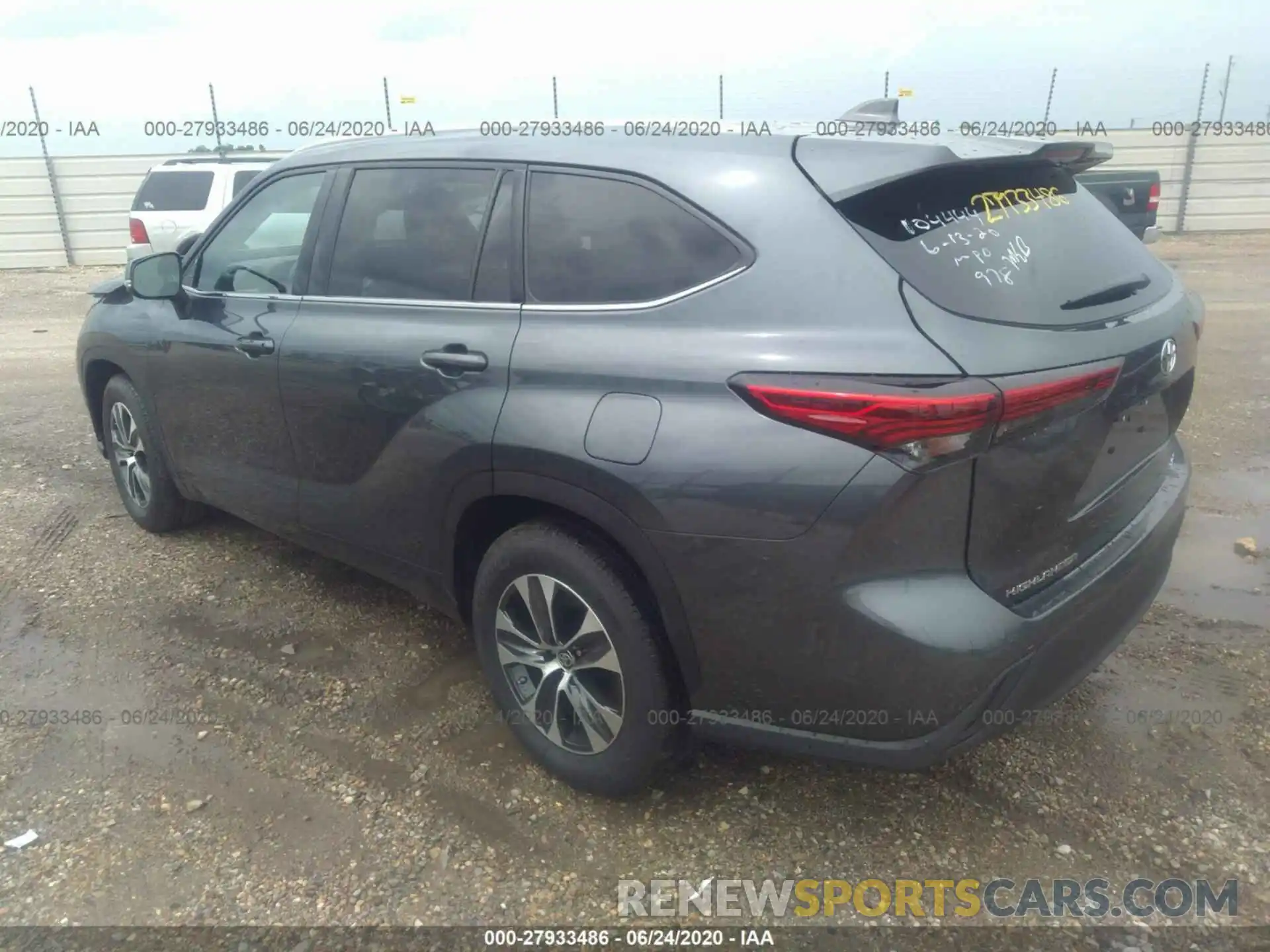 3 Photograph of a damaged car 5TDGZRAH7LS005744 TOYOTA HIGHLANDER 2020