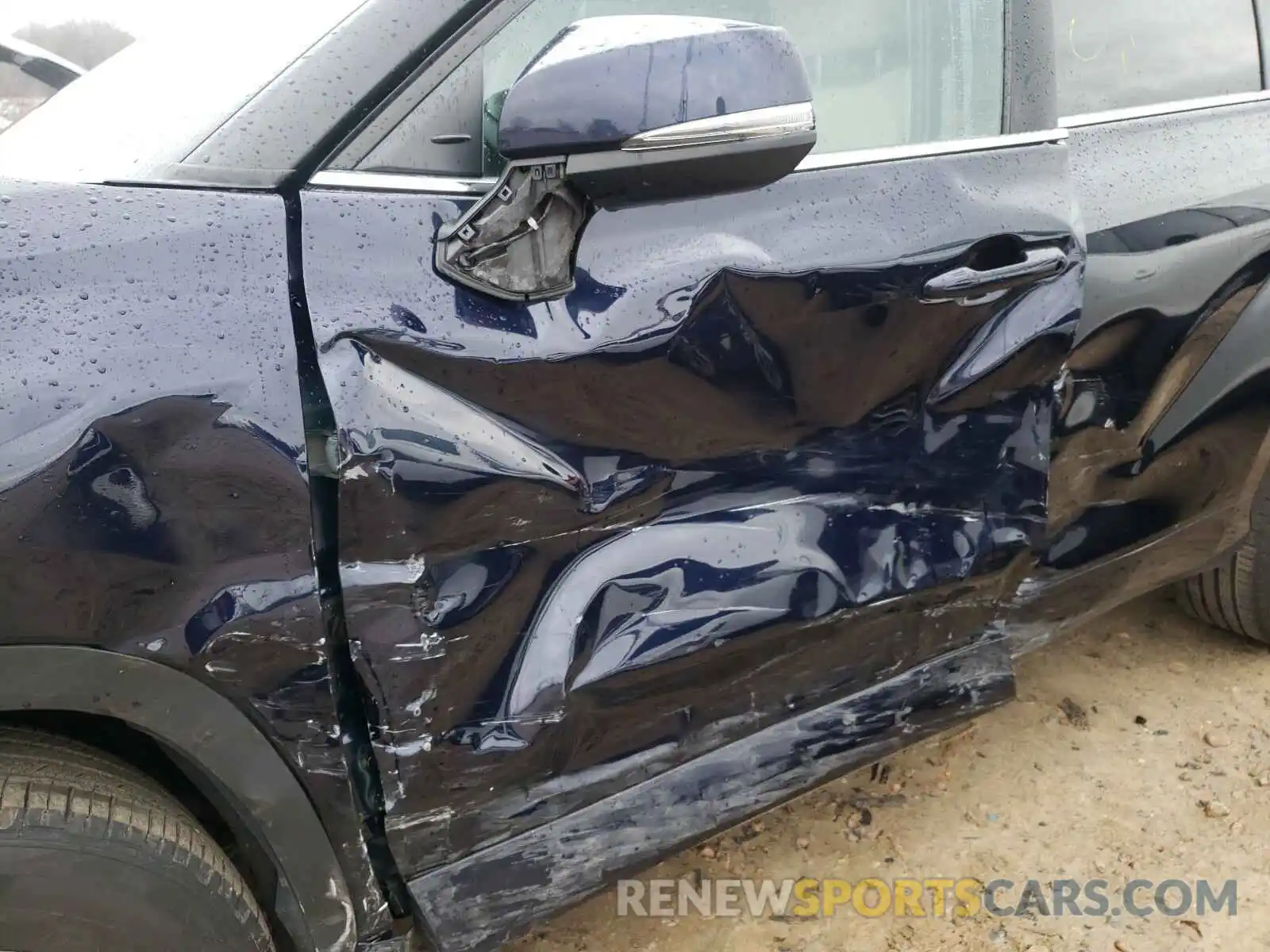 9 Photograph of a damaged car 5TDGZRAH7LS007073 TOYOTA HIGHLANDER 2020