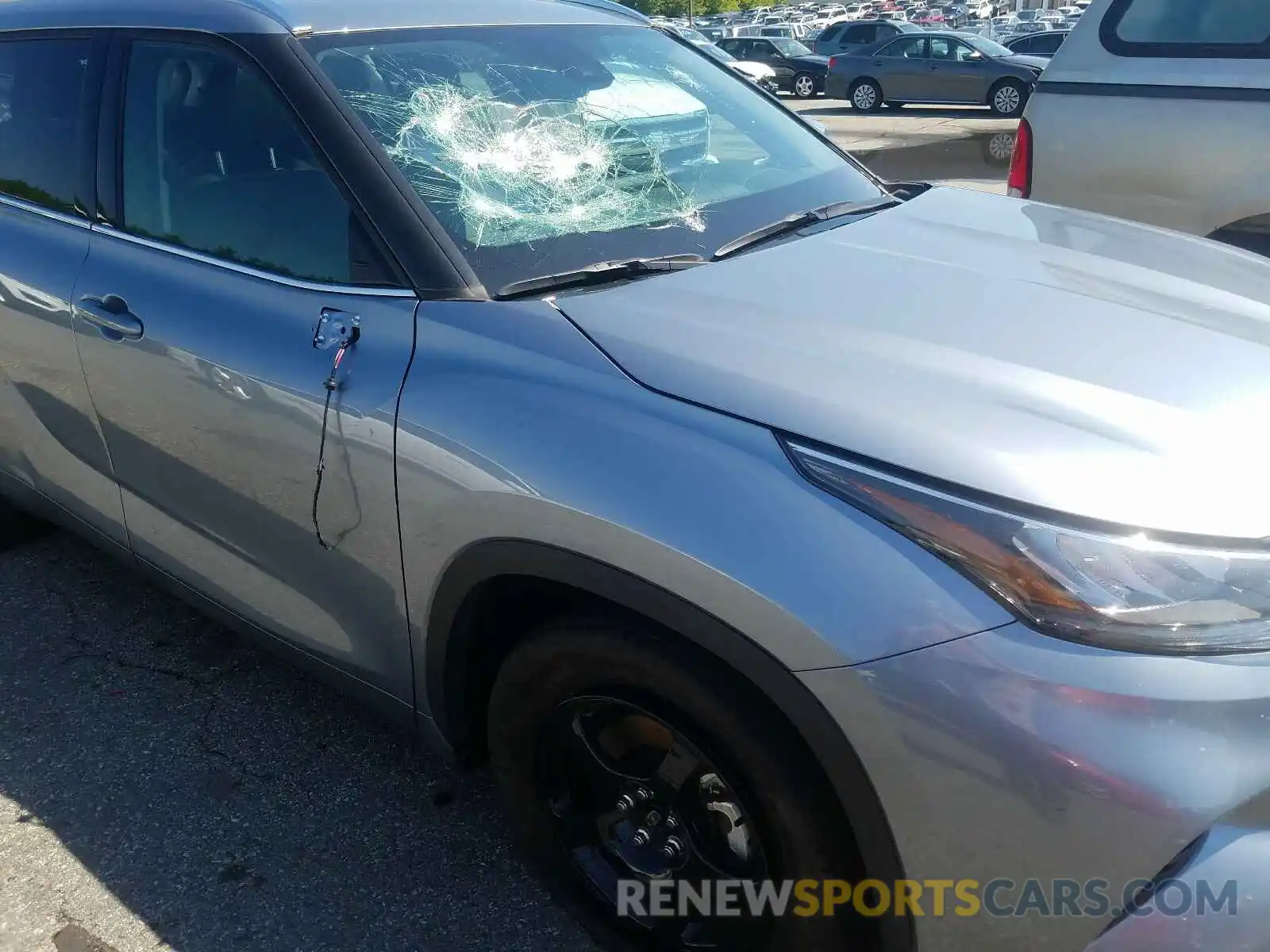 9 Photograph of a damaged car 5TDGZRAH7LS012287 TOYOTA HIGHLANDER 2020