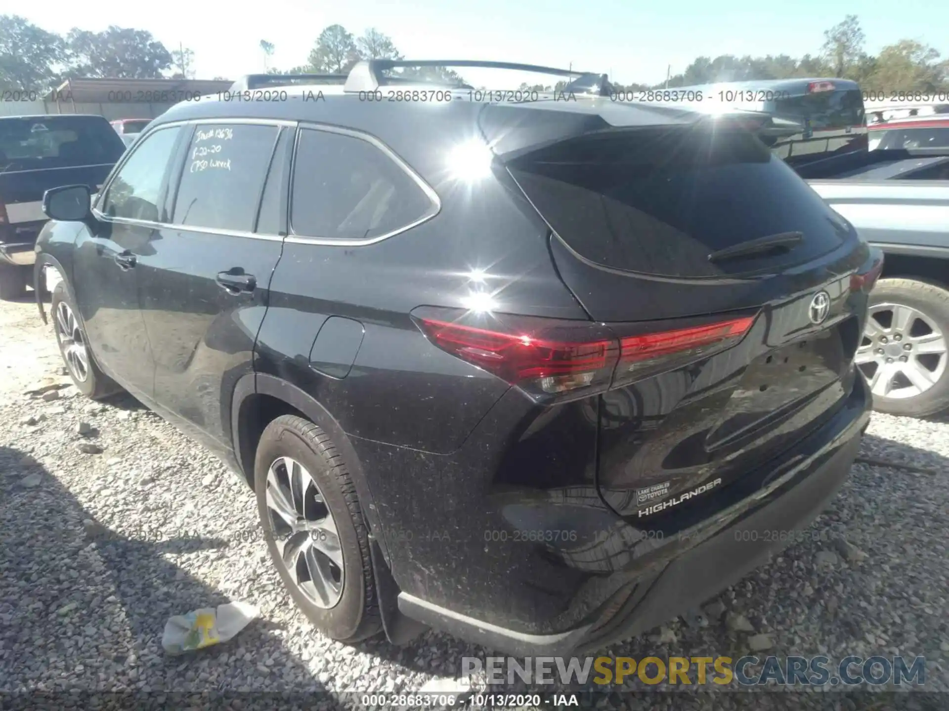 3 Photograph of a damaged car 5TDGZRAH7LS501272 TOYOTA HIGHLANDER 2020