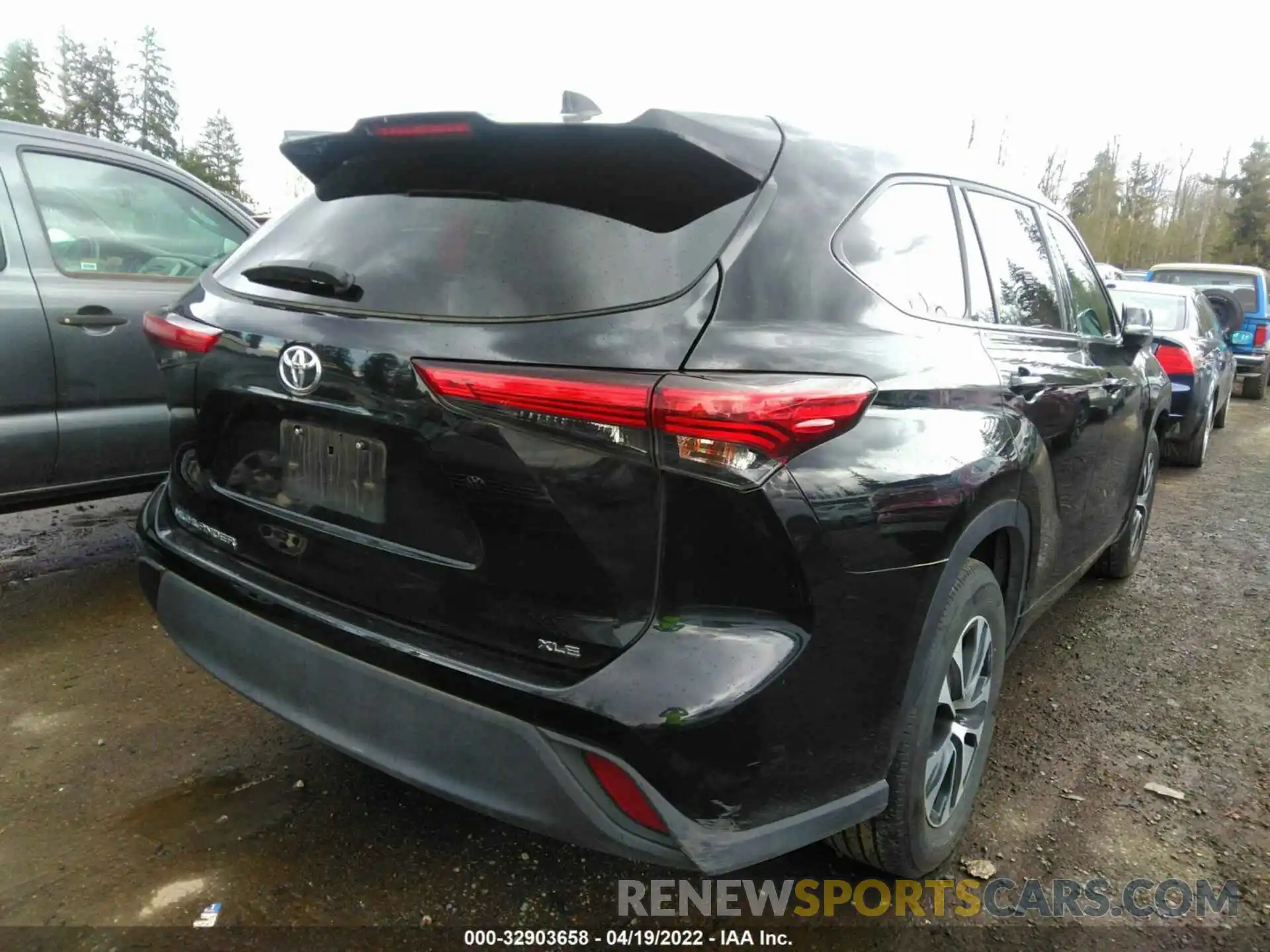 4 Photograph of a damaged car 5TDGZRAH7LS505449 TOYOTA HIGHLANDER 2020