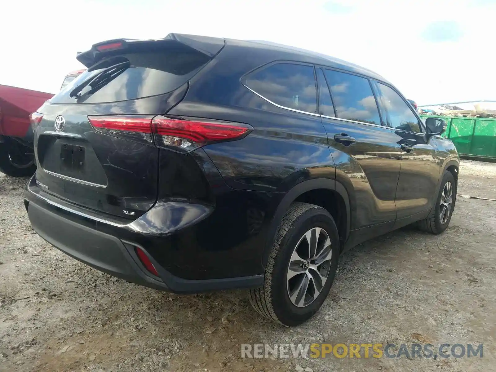 4 Photograph of a damaged car 5TDGZRAH8LS003971 TOYOTA HIGHLANDER 2020