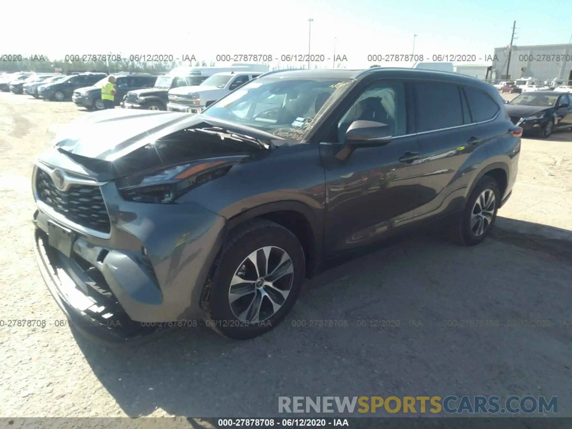 2 Photograph of a damaged car 5TDGZRAH8LS004893 TOYOTA HIGHLANDER 2020