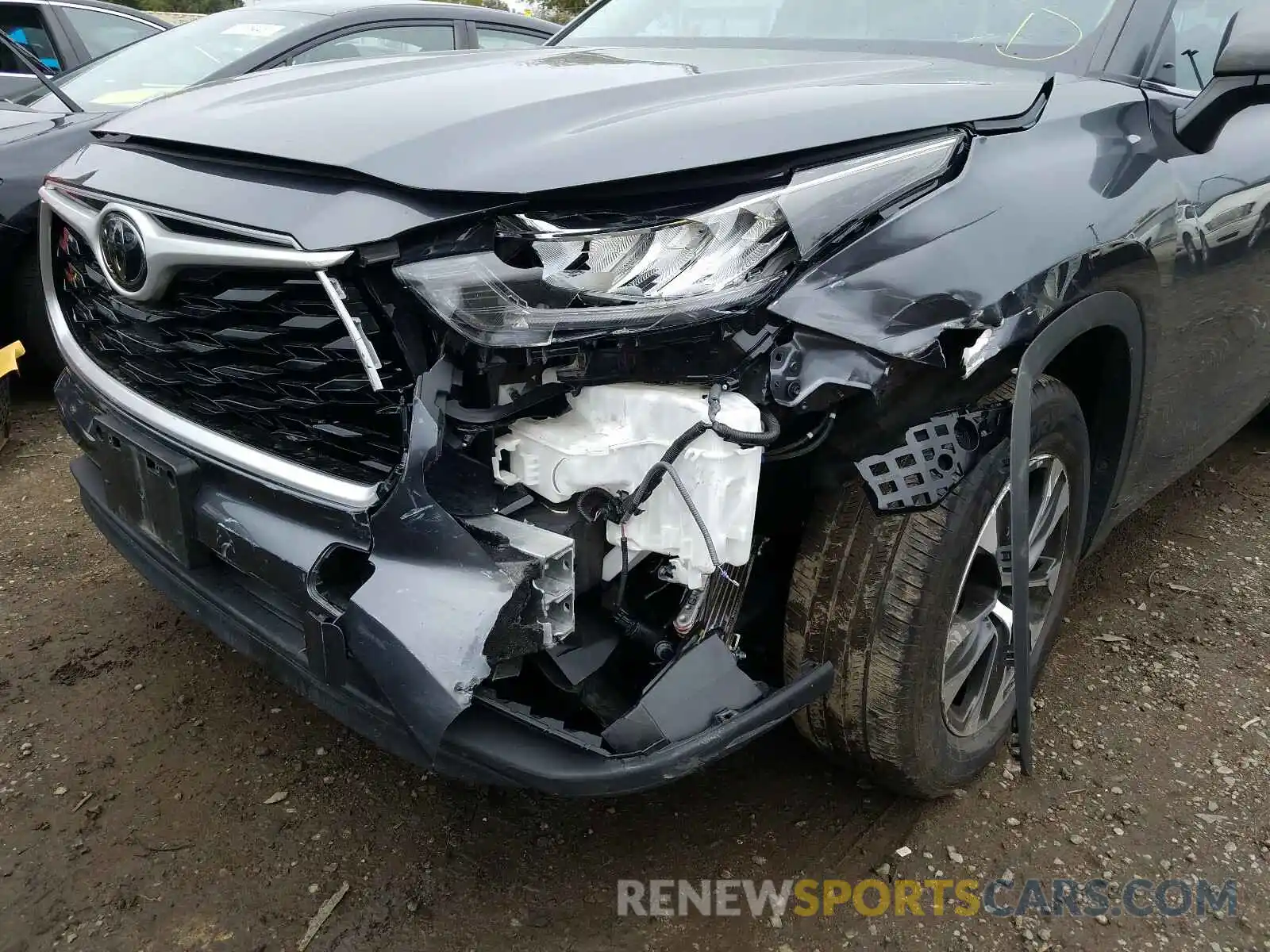 9 Photograph of a damaged car 5TDGZRAH8LS004943 TOYOTA HIGHLANDER 2020