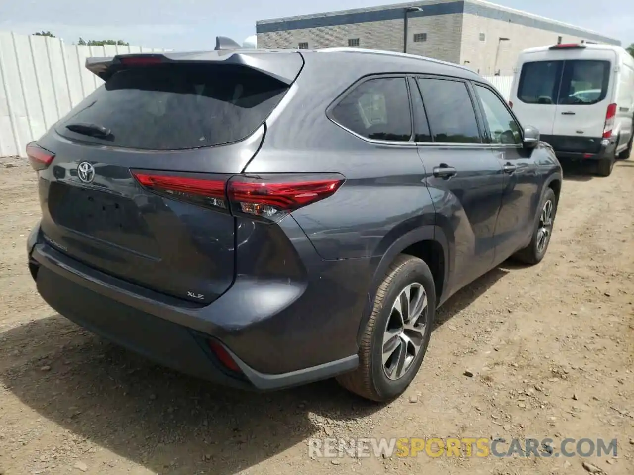 4 Photograph of a damaged car 5TDGZRAH8LS009849 TOYOTA HIGHLANDER 2020