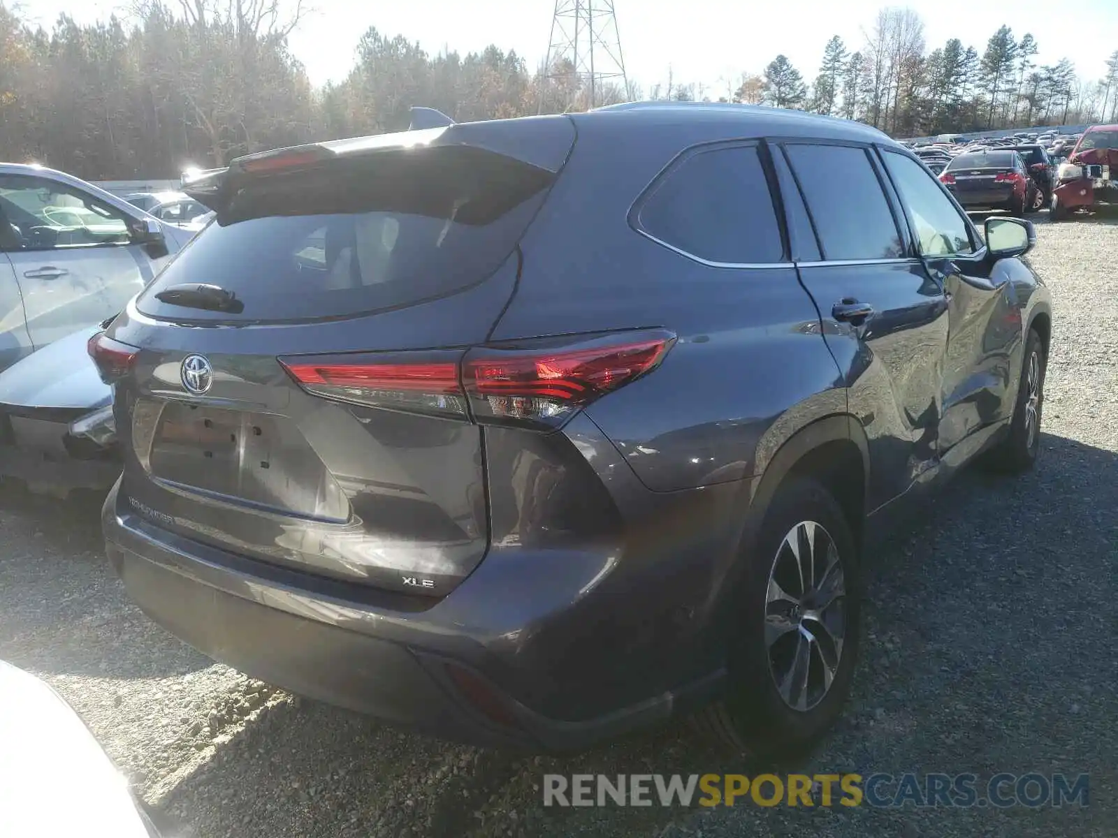 4 Photograph of a damaged car 5TDGZRAH8LS011083 TOYOTA HIGHLANDER 2020