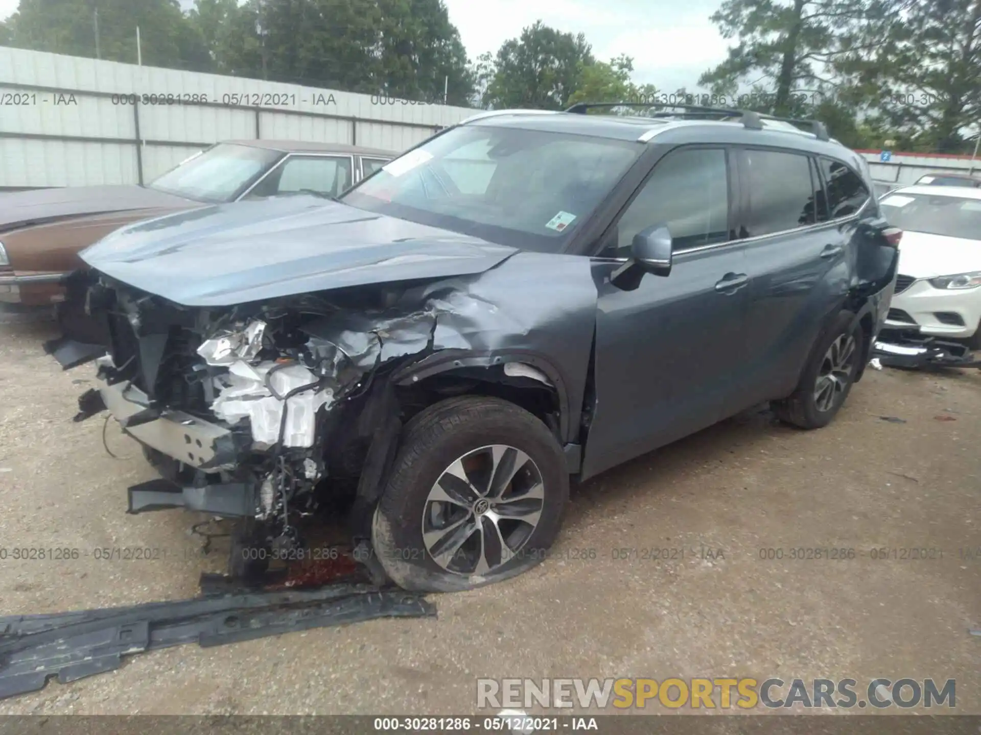 2 Photograph of a damaged car 5TDGZRAH8LS013688 TOYOTA HIGHLANDER 2020