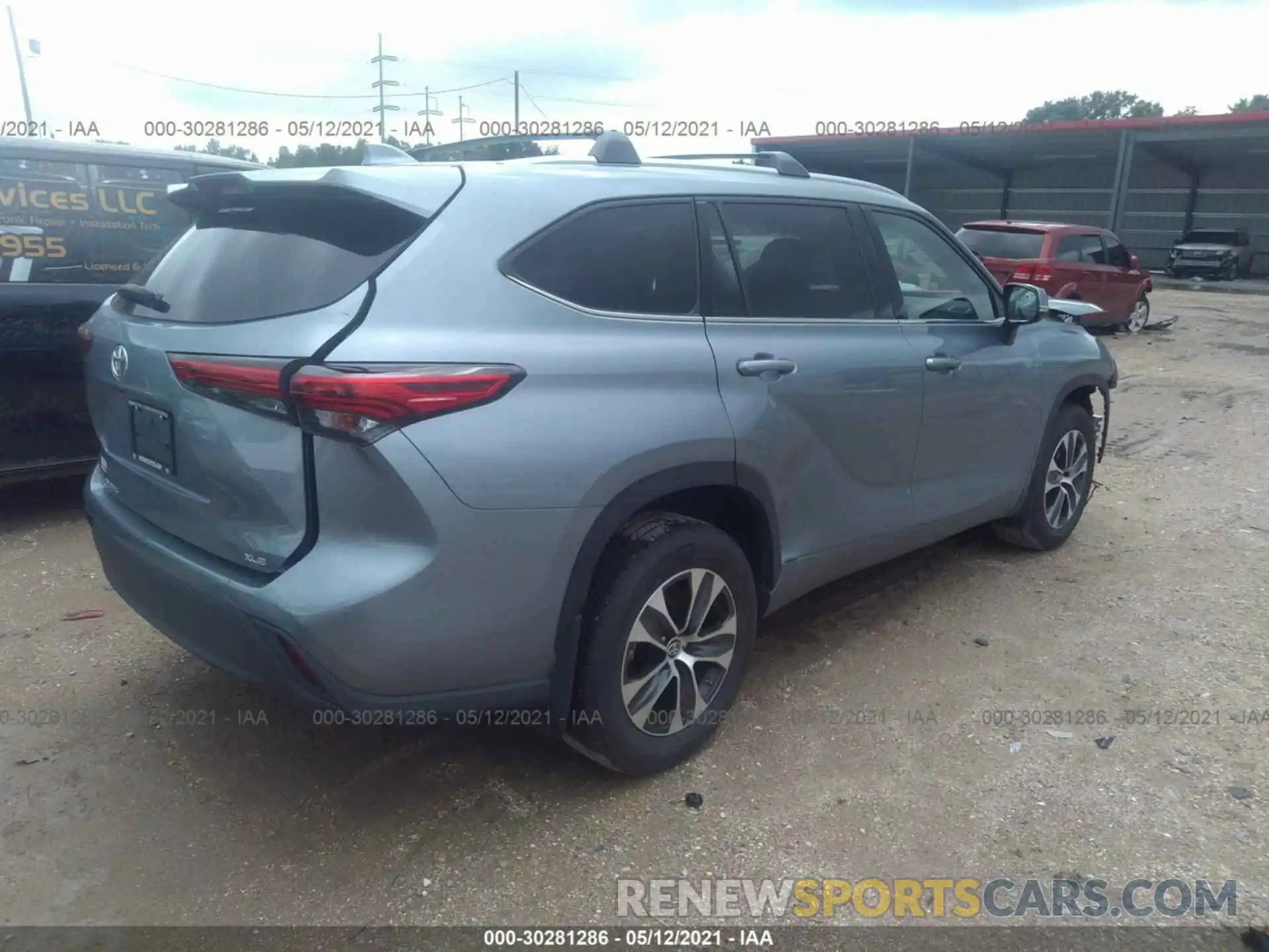 4 Photograph of a damaged car 5TDGZRAH8LS013688 TOYOTA HIGHLANDER 2020