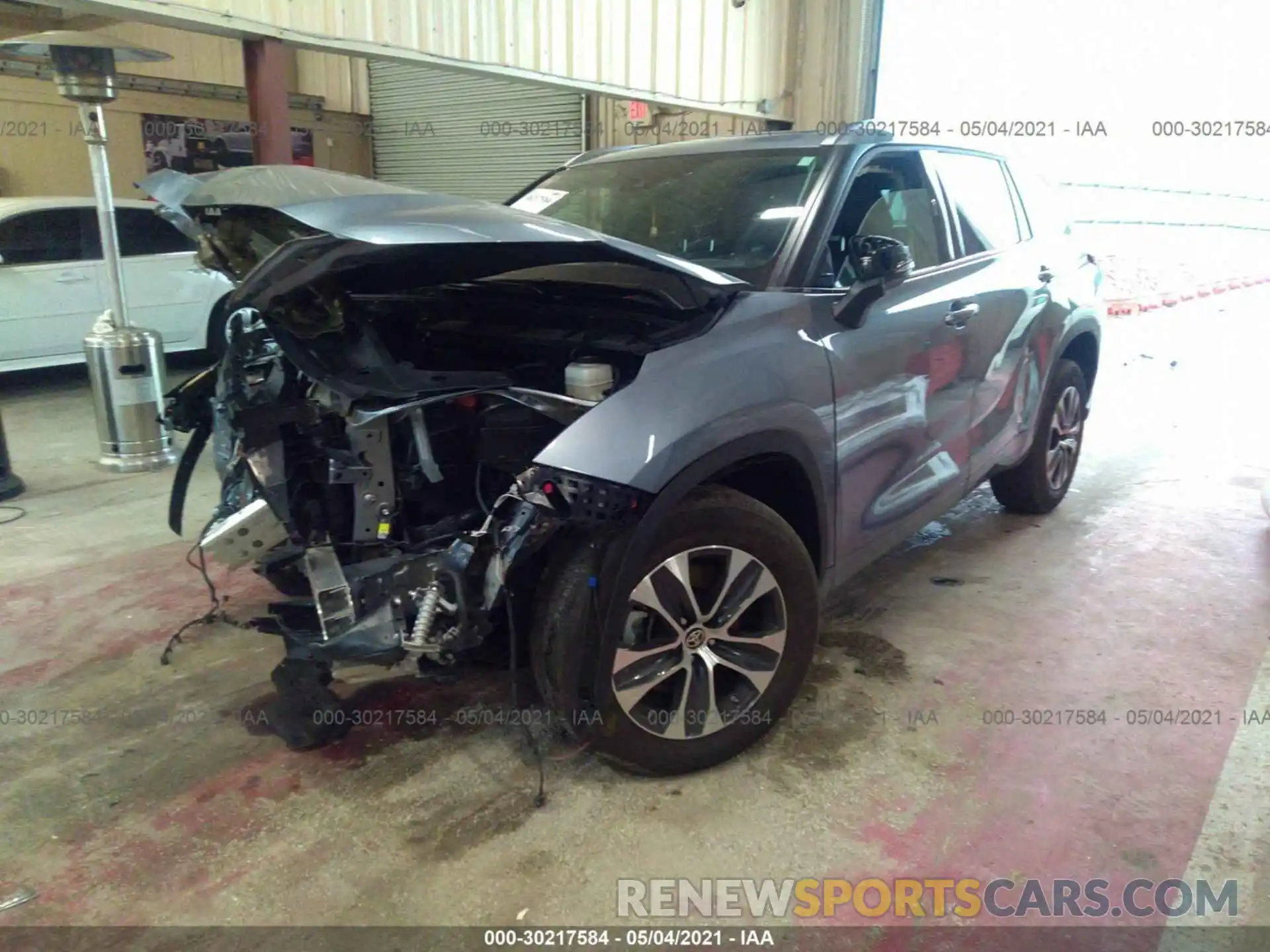 2 Photograph of a damaged car 5TDGZRAH8LS017501 TOYOTA HIGHLANDER 2020