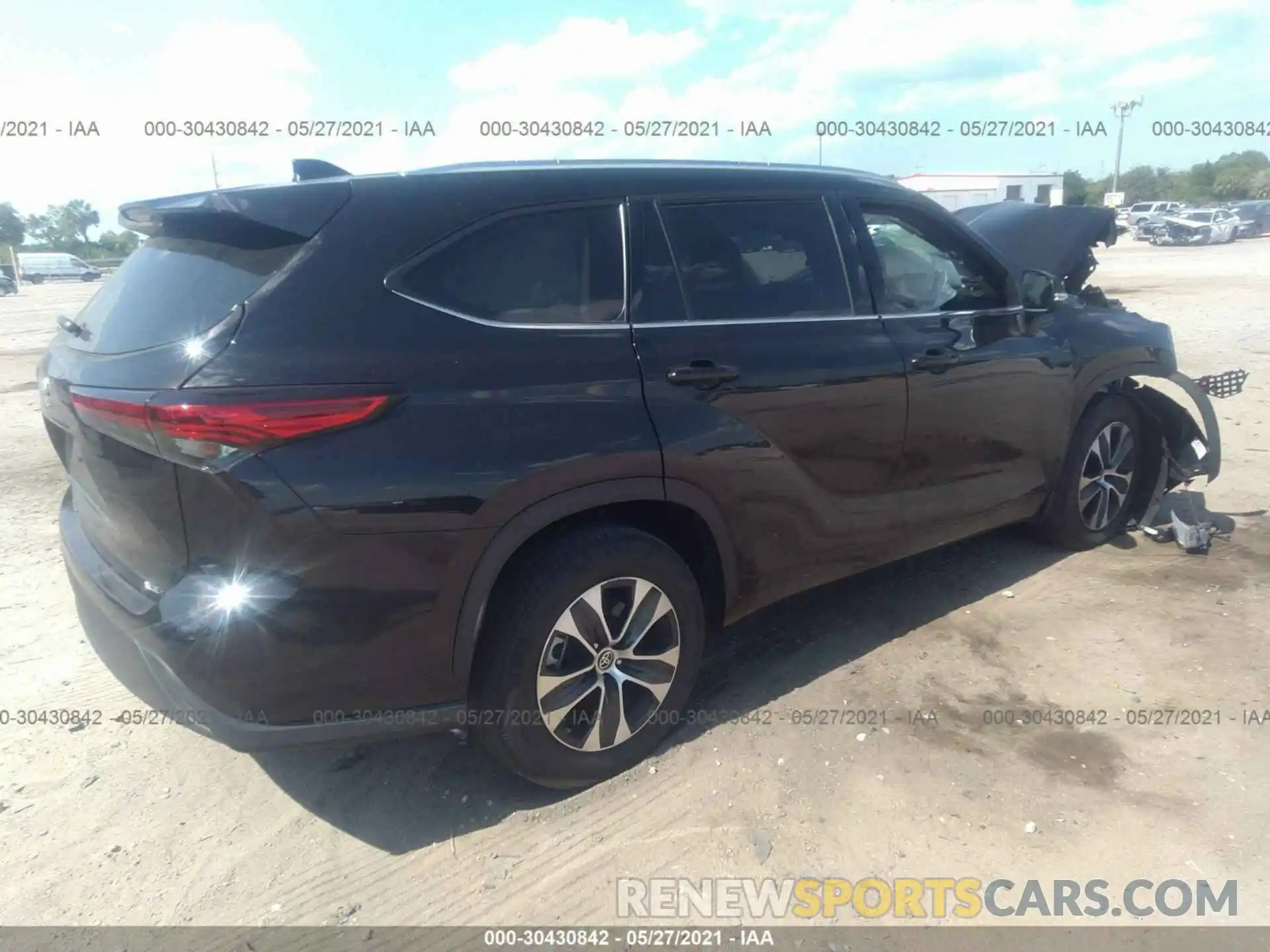 4 Photograph of a damaged car 5TDGZRAH8LS020012 TOYOTA HIGHLANDER 2020