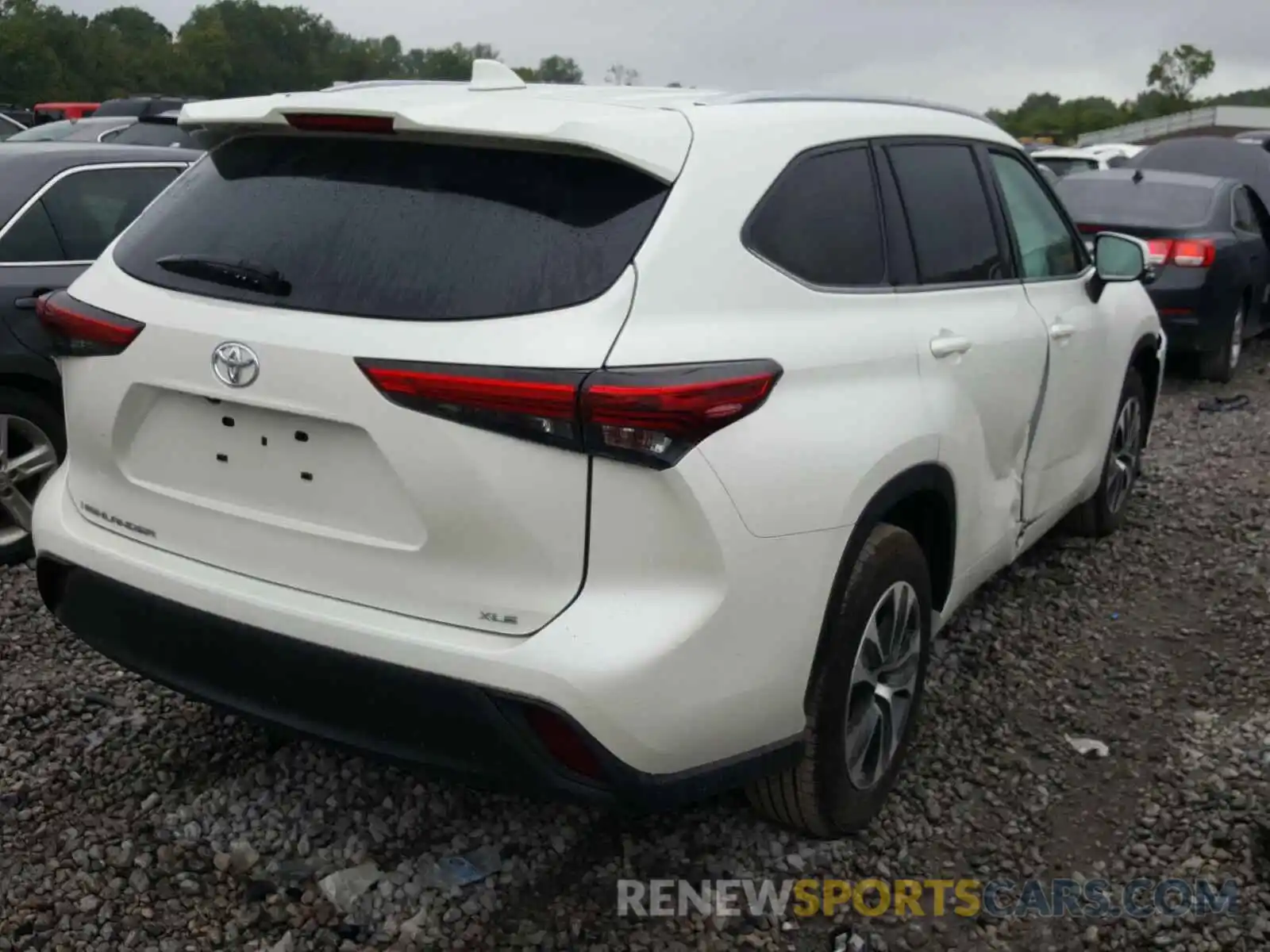 4 Photograph of a damaged car 5TDGZRAH8LS501913 TOYOTA HIGHLANDER 2020