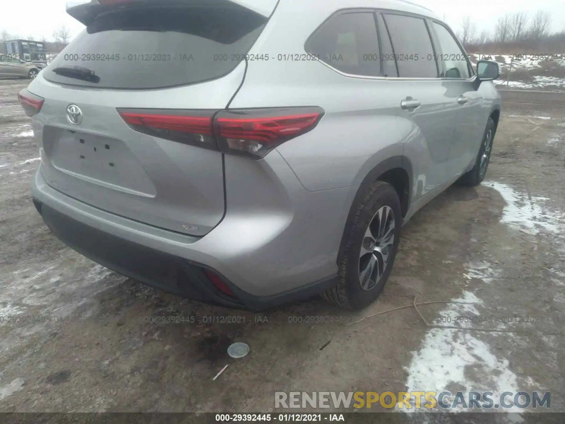 4 Photograph of a damaged car 5TDGZRAH8LS502866 TOYOTA HIGHLANDER 2020