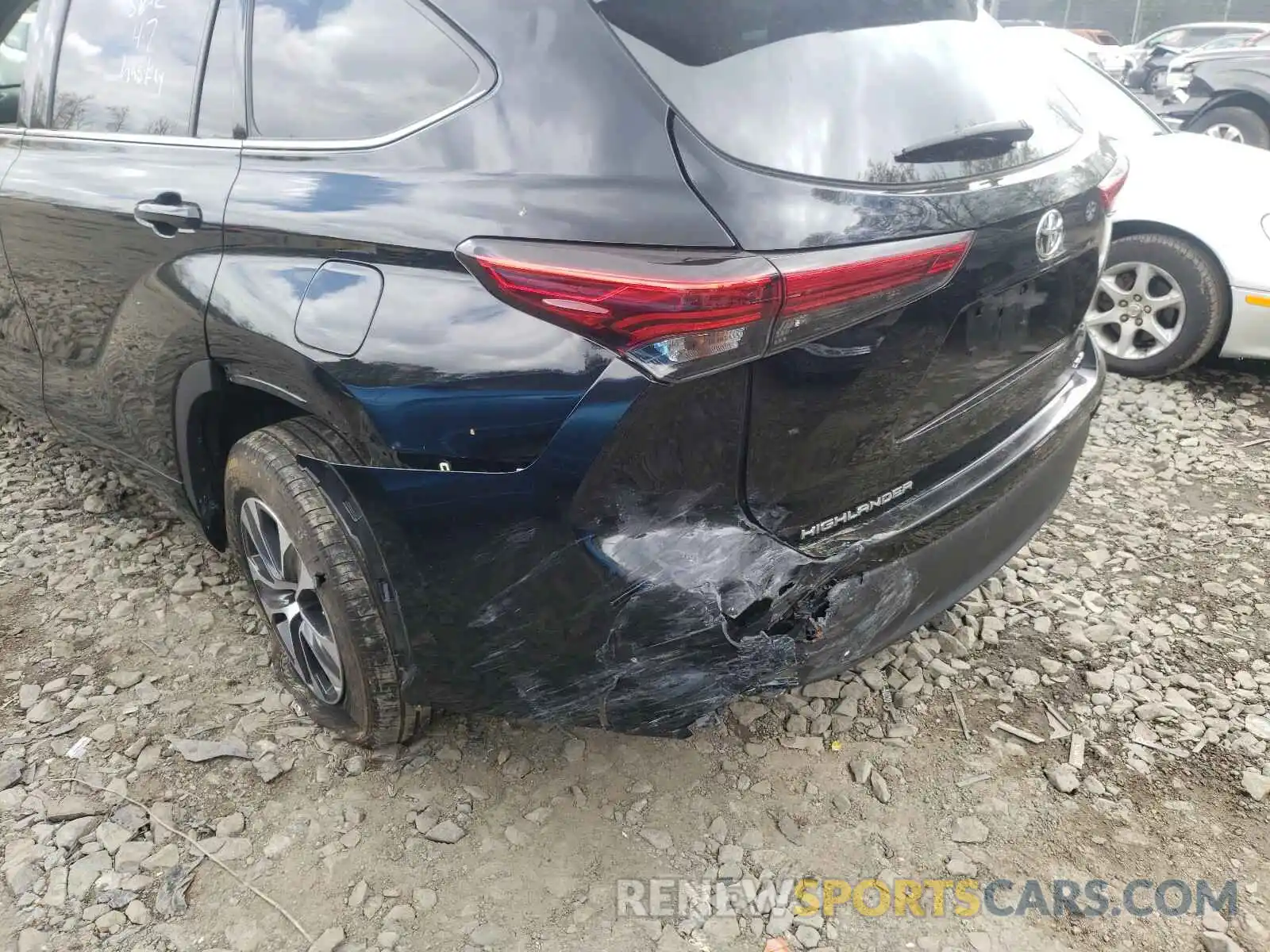 9 Photograph of a damaged car 5TDGZRAH8LS504942 TOYOTA HIGHLANDER 2020