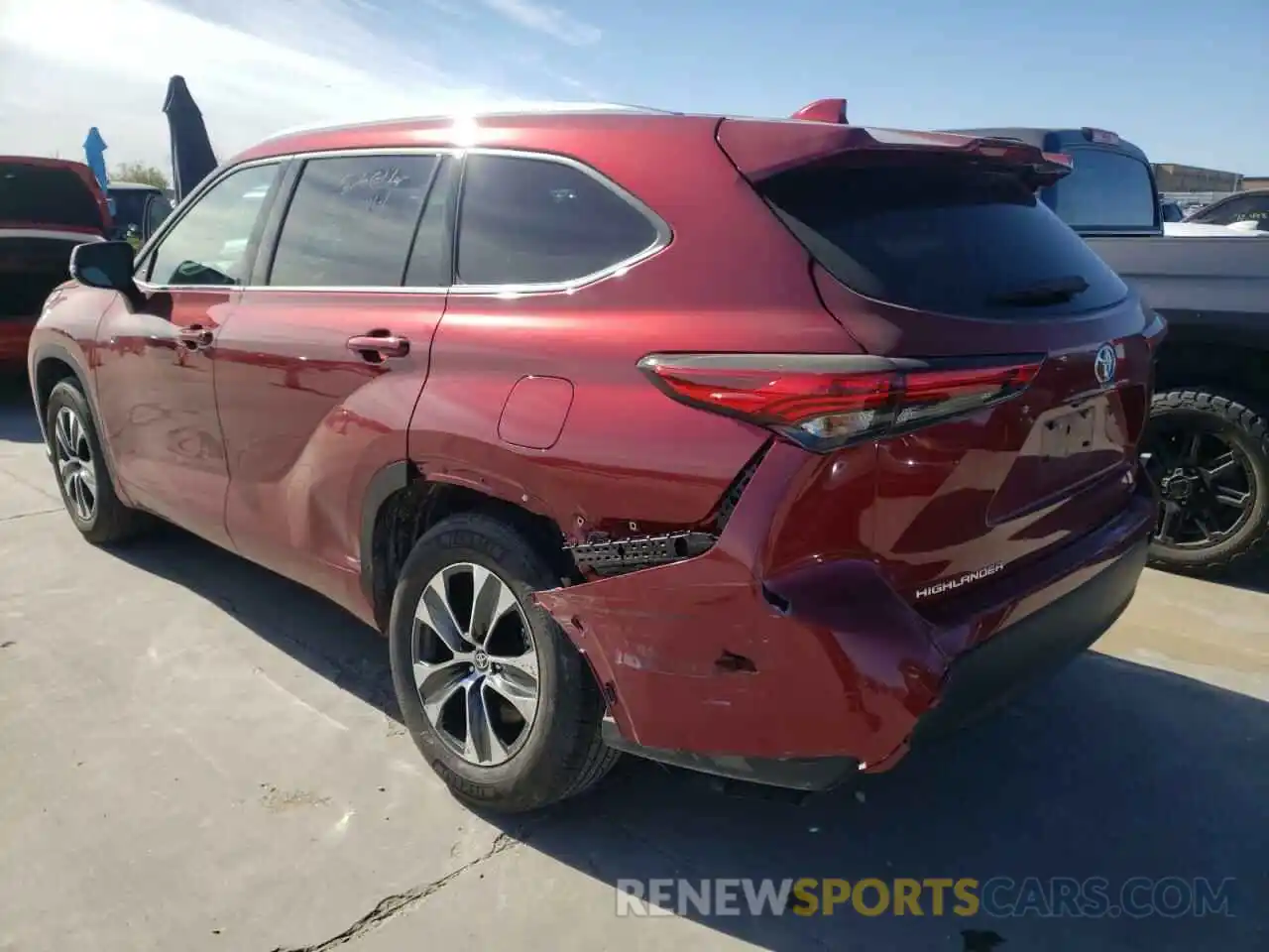 3 Photograph of a damaged car 5TDGZRAH8LS505881 TOYOTA HIGHLANDER 2020