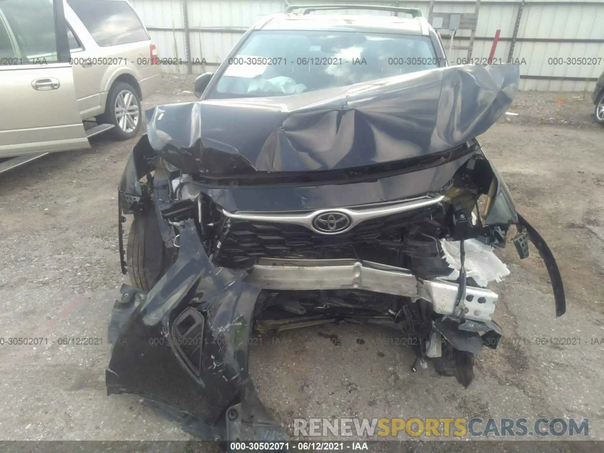 6 Photograph of a damaged car 5TDGZRAH8LS510644 TOYOTA HIGHLANDER 2020