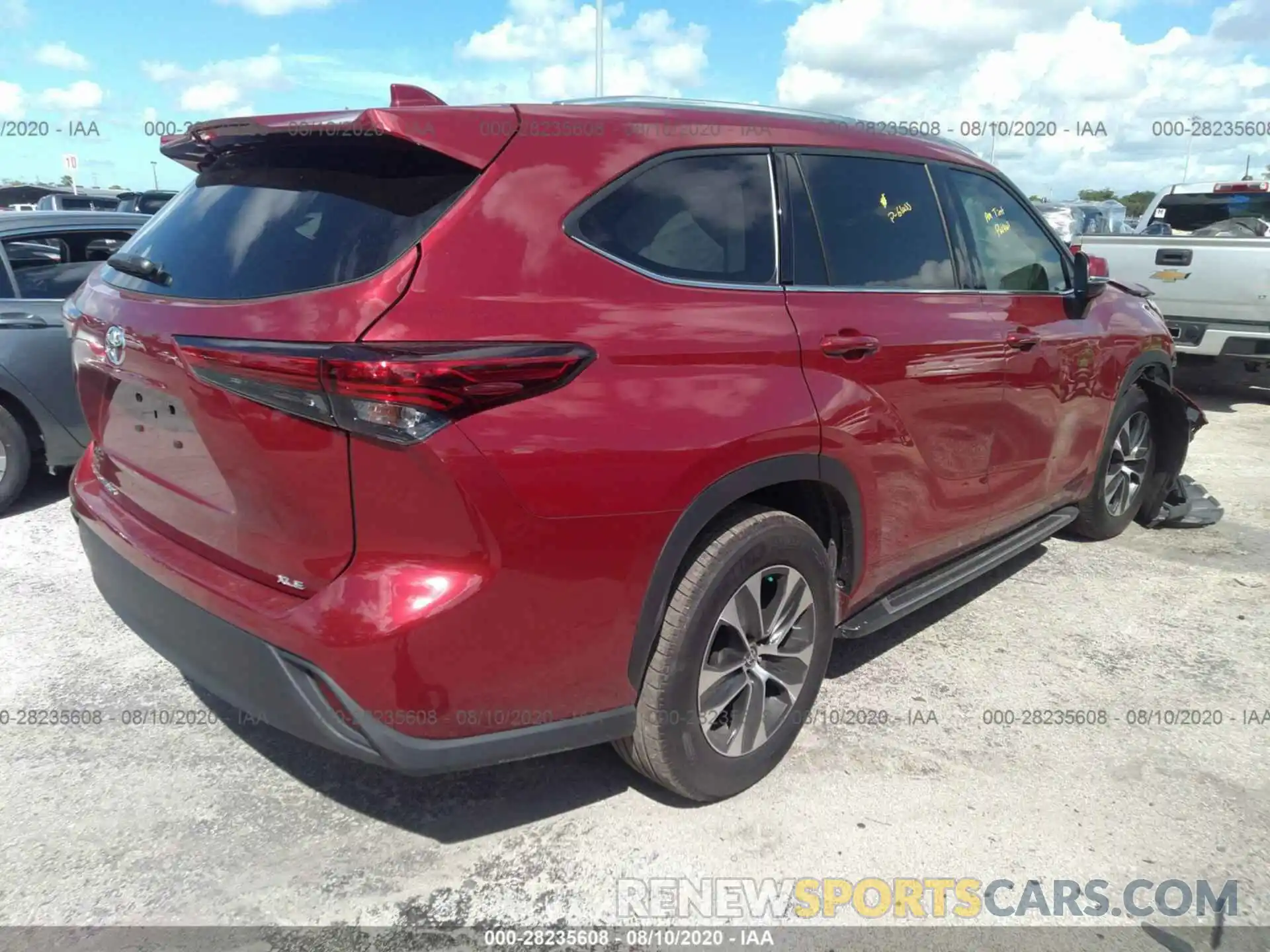 4 Photograph of a damaged car 5TDGZRAH9LS003493 TOYOTA HIGHLANDER 2020