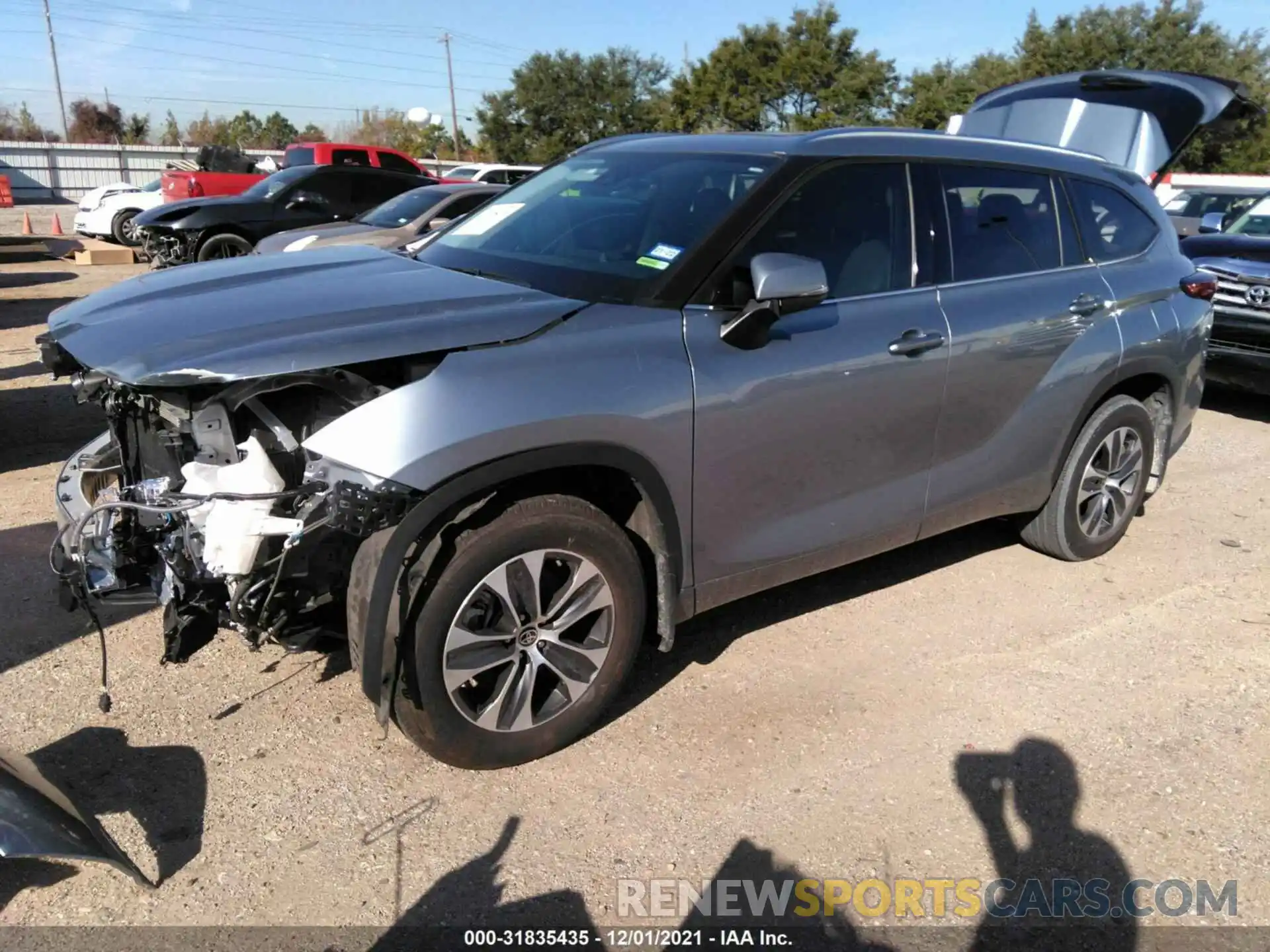 2 Photograph of a damaged car 5TDGZRAH9LS004272 TOYOTA HIGHLANDER 2020