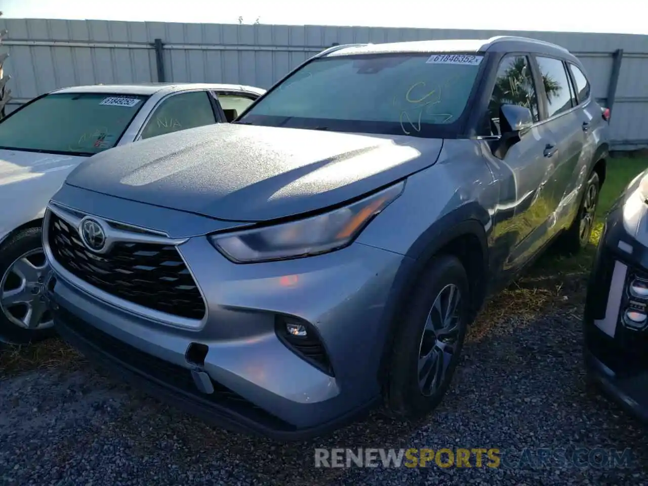 2 Photograph of a damaged car 5TDGZRAH9LS008421 TOYOTA HIGHLANDER 2020