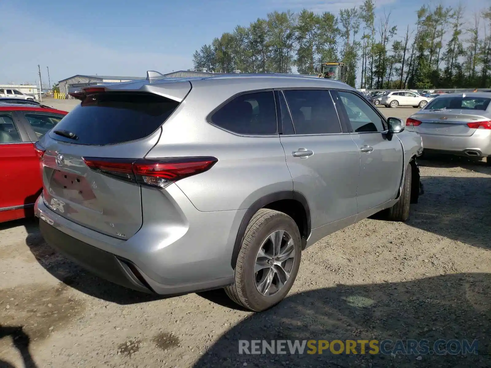 4 Photograph of a damaged car 5TDGZRAH9LS009990 TOYOTA HIGHLANDER 2020