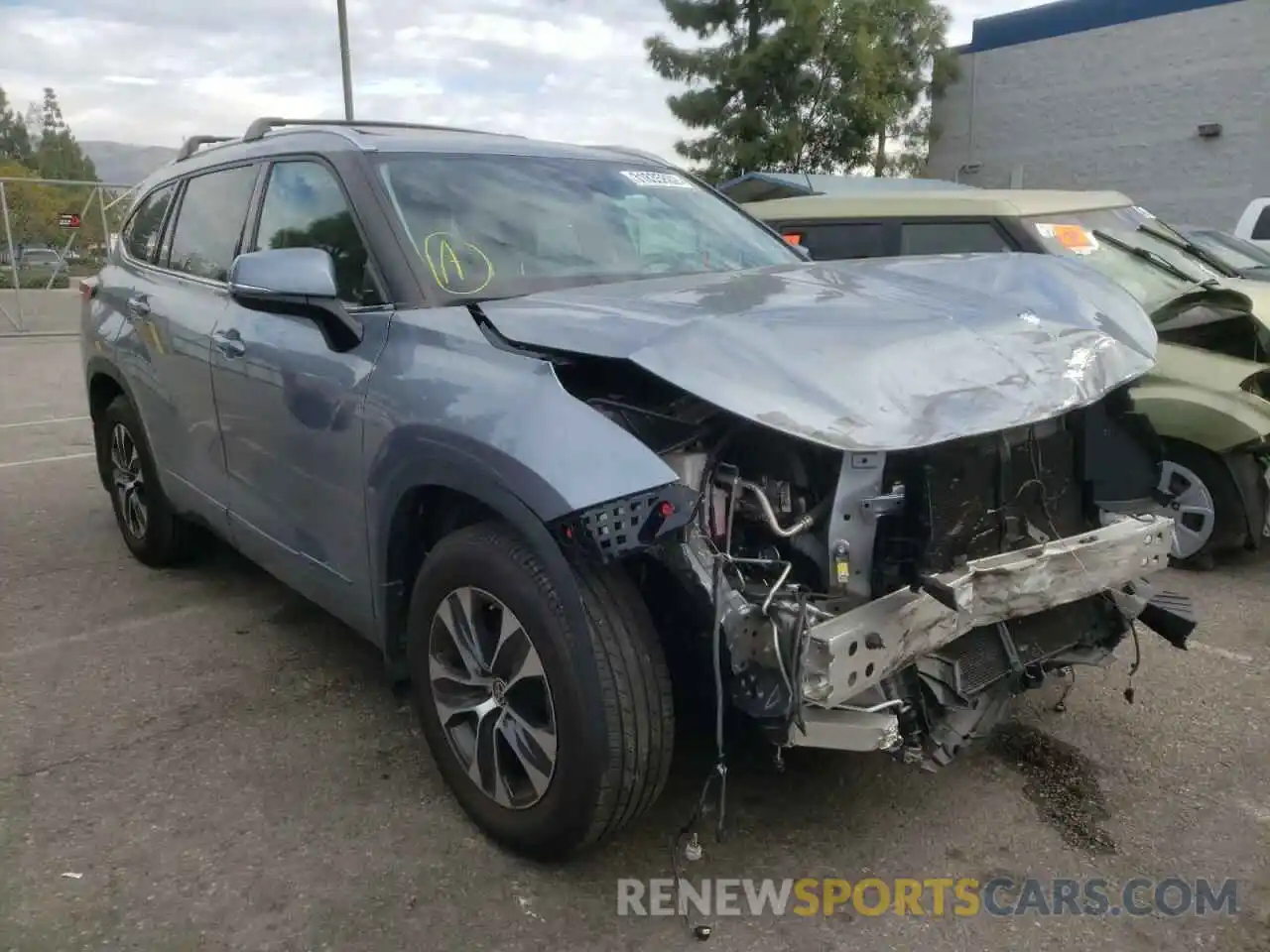 1 Photograph of a damaged car 5TDGZRAH9LS015787 TOYOTA HIGHLANDER 2020