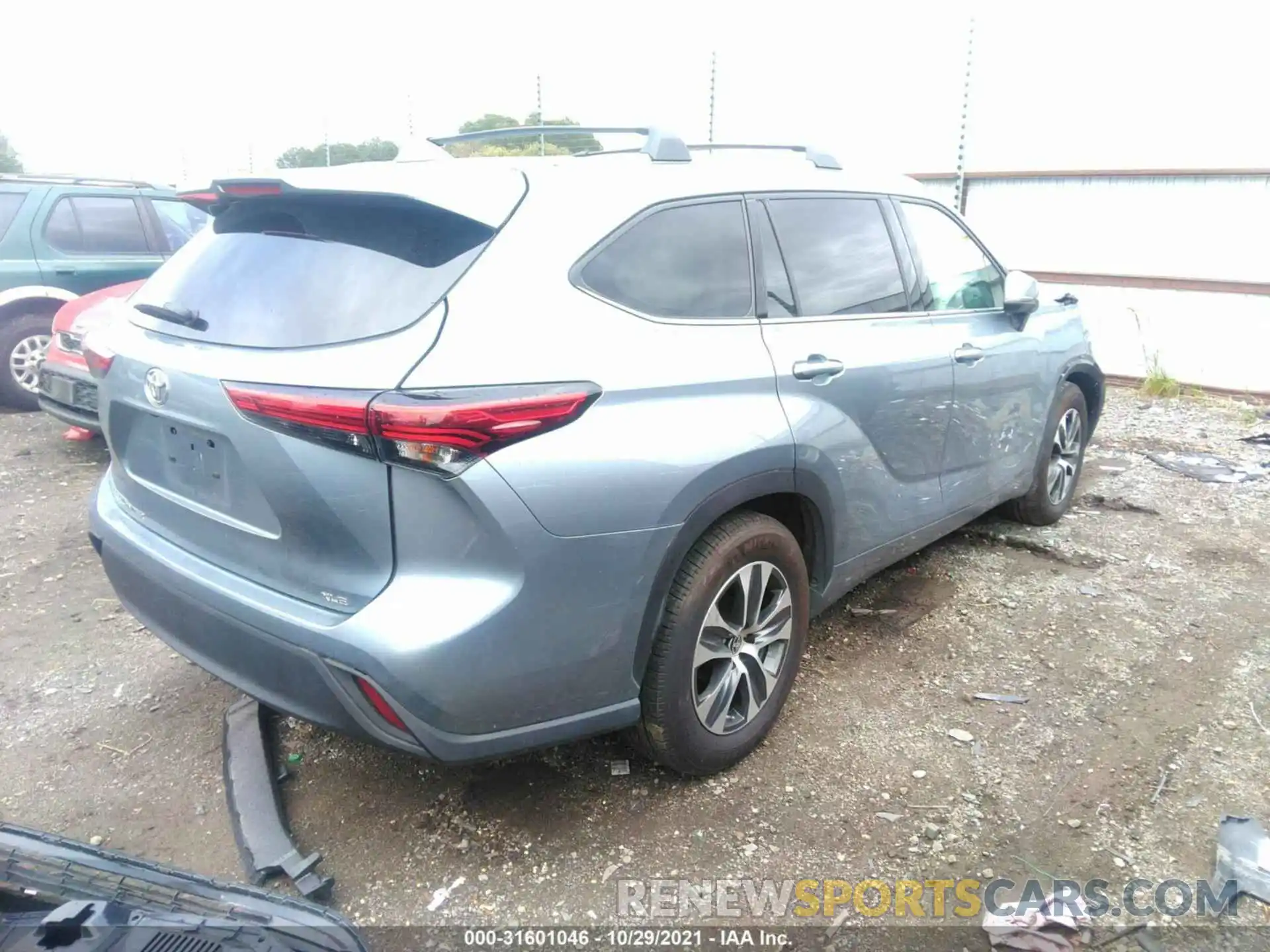 4 Photograph of a damaged car 5TDGZRAH9LS028314 TOYOTA HIGHLANDER 2020