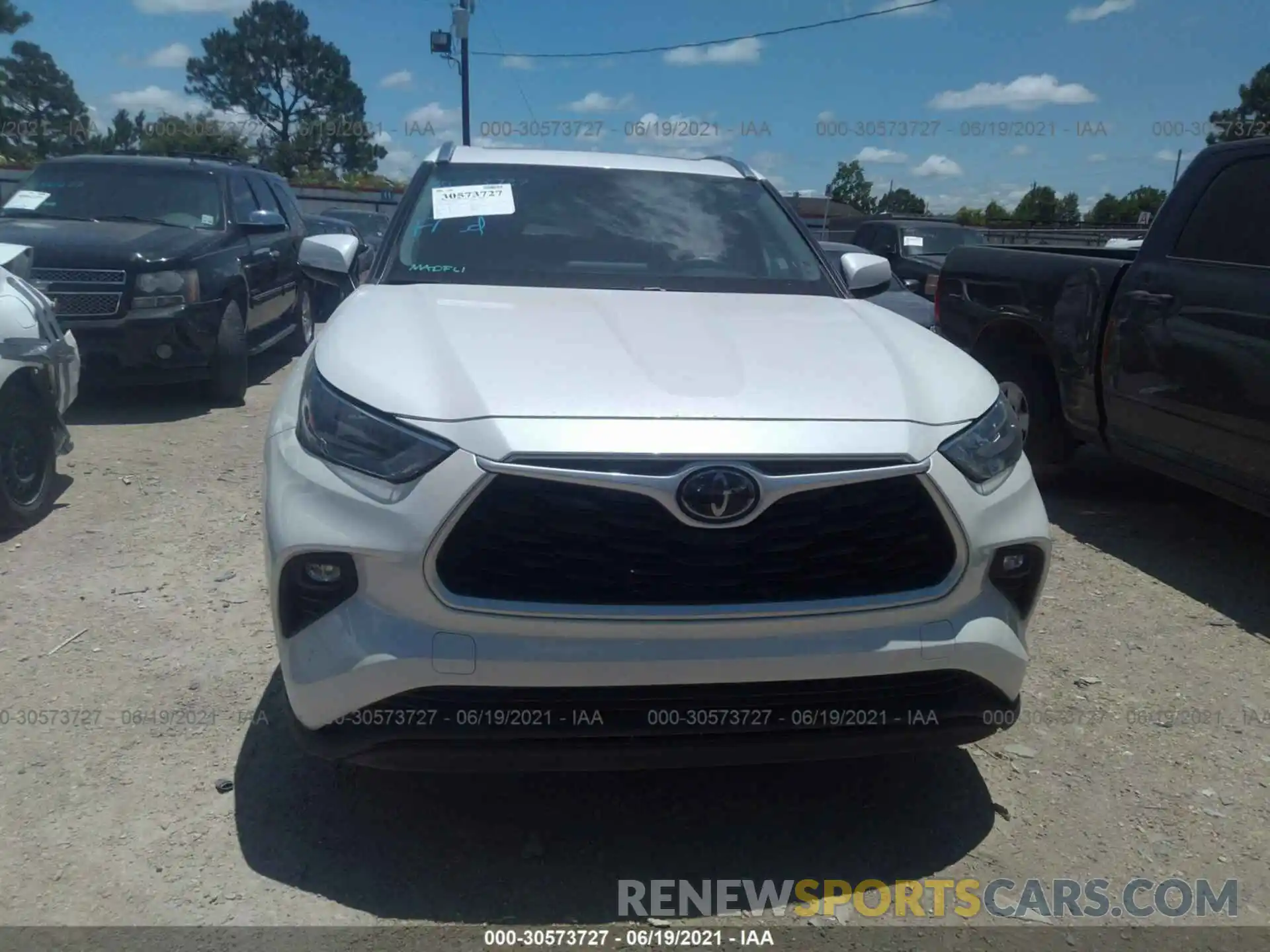 6 Photograph of a damaged car 5TDGZRAH9LS500625 TOYOTA HIGHLANDER 2020