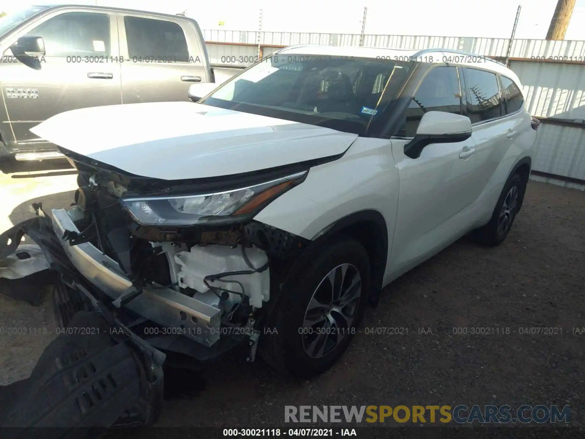 2 Photograph of a damaged car 5TDGZRAH9LS501547 TOYOTA HIGHLANDER 2020