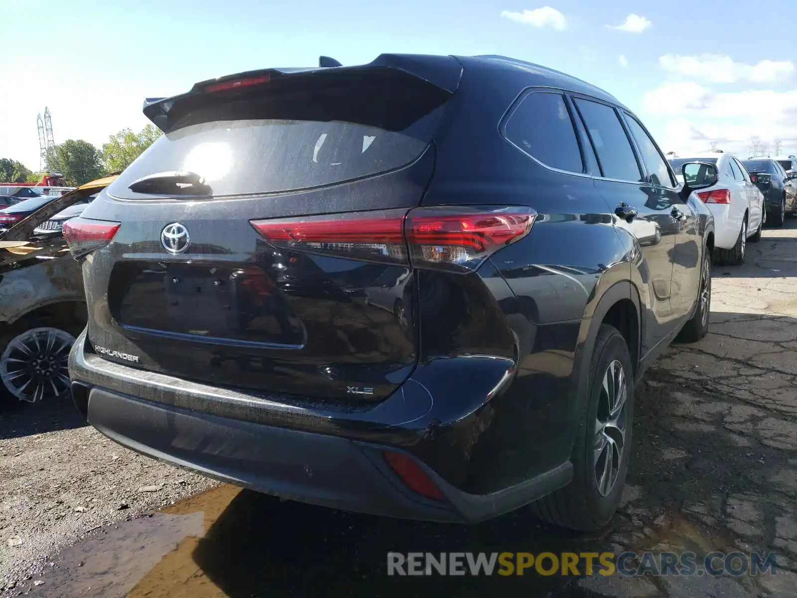 4 Photograph of a damaged car 5TDGZRAH9LS502925 TOYOTA HIGHLANDER 2020