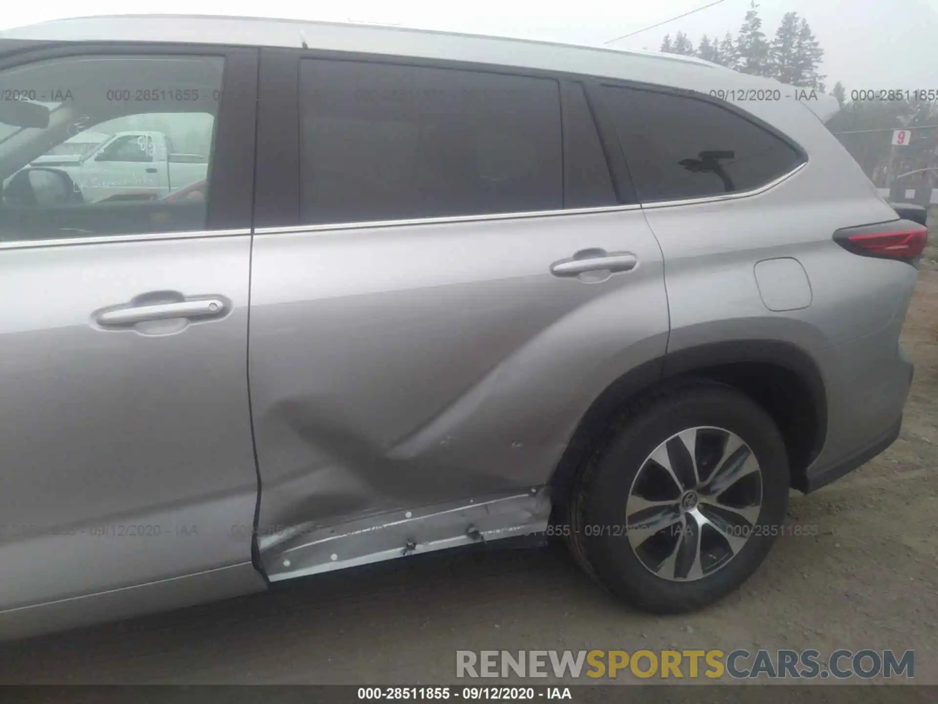 6 Photograph of a damaged car 5TDGZRAH9LS507445 TOYOTA HIGHLANDER 2020