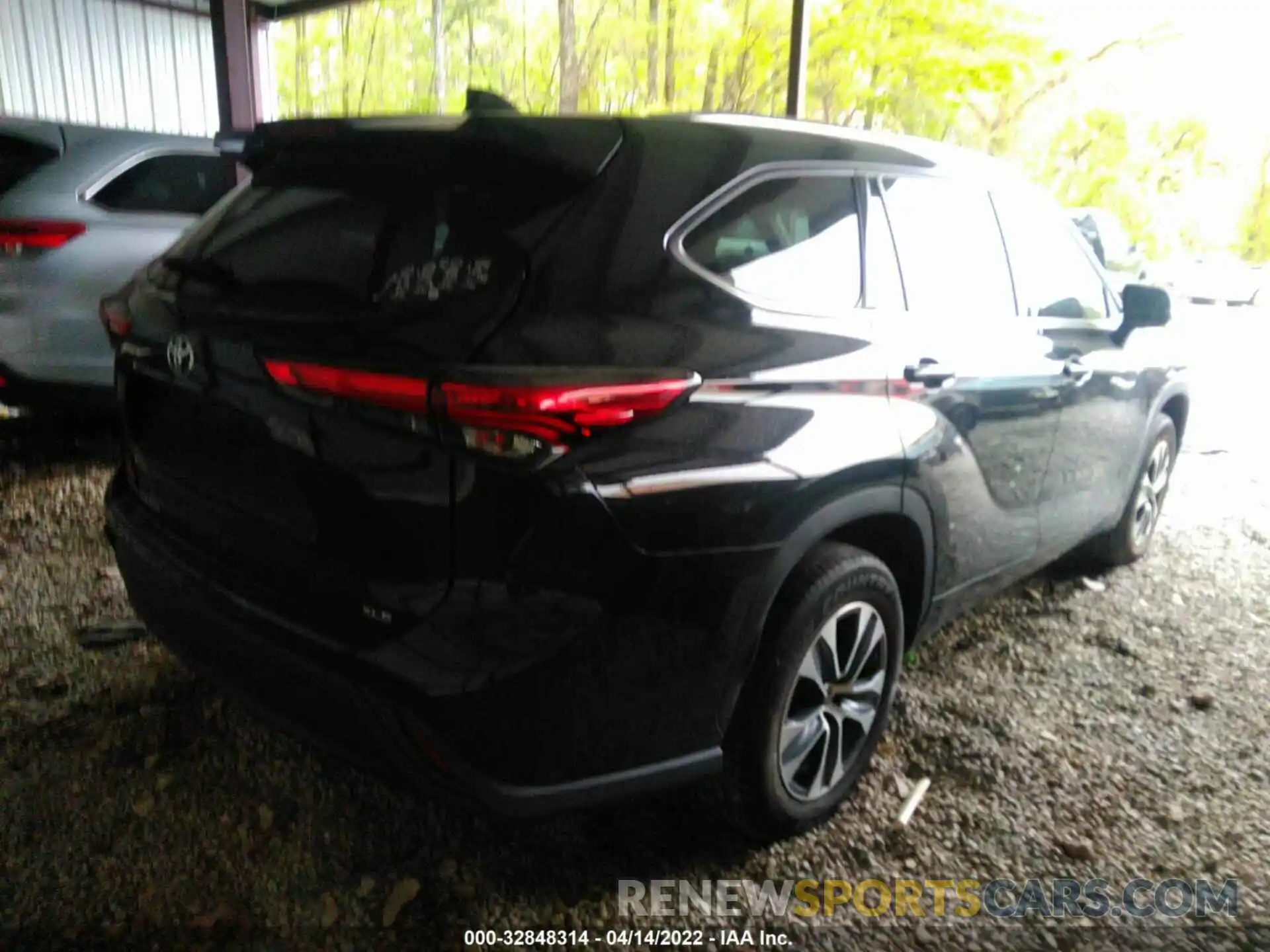 4 Photograph of a damaged car 5TDGZRAH9LS507624 TOYOTA HIGHLANDER 2020