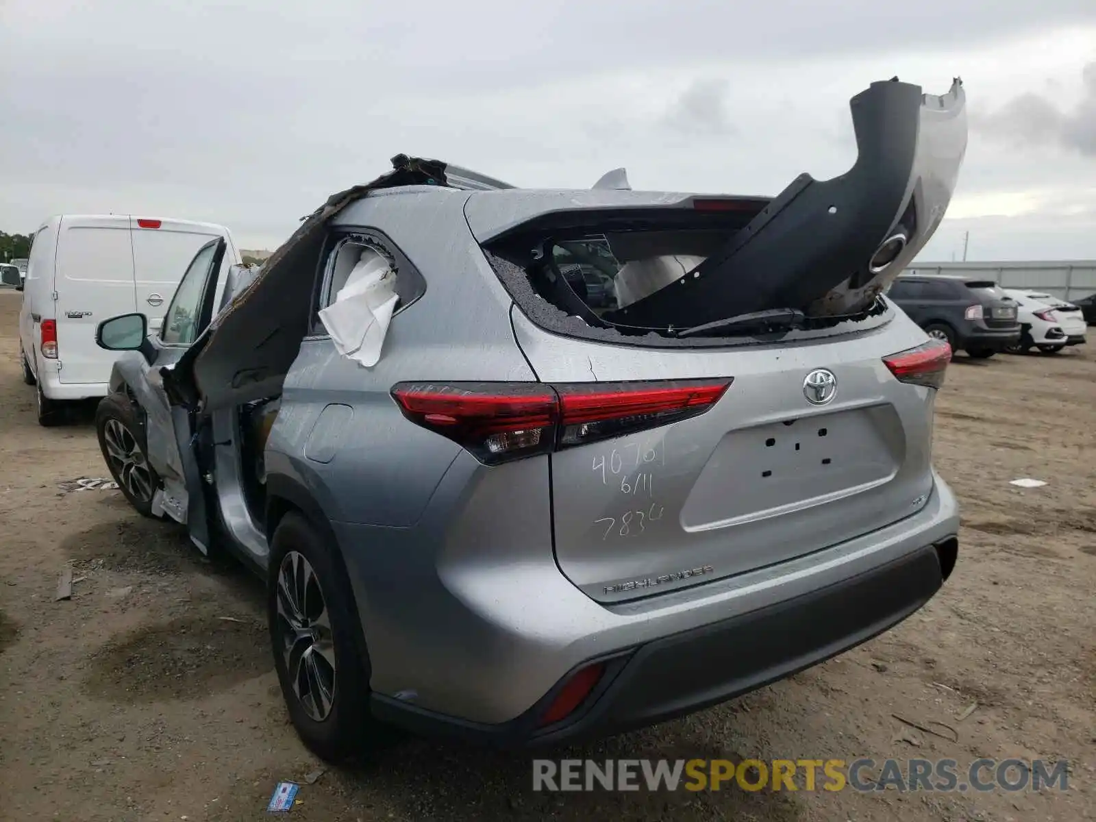 3 Photograph of a damaged car 5TDGZRAH9LS507834 TOYOTA HIGHLANDER 2020