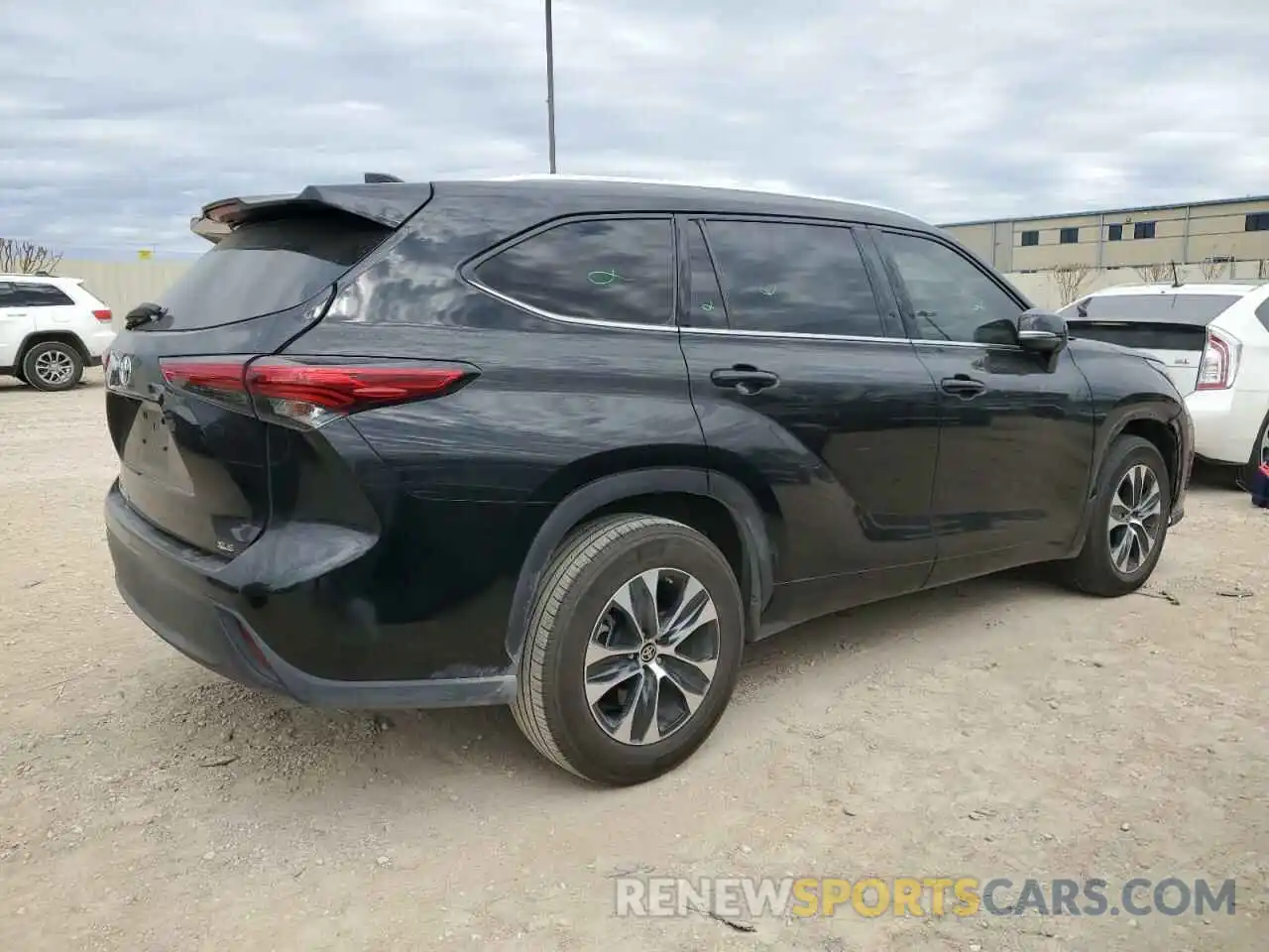 3 Photograph of a damaged car 5TDGZRAH9LS511415 TOYOTA HIGHLANDER 2020