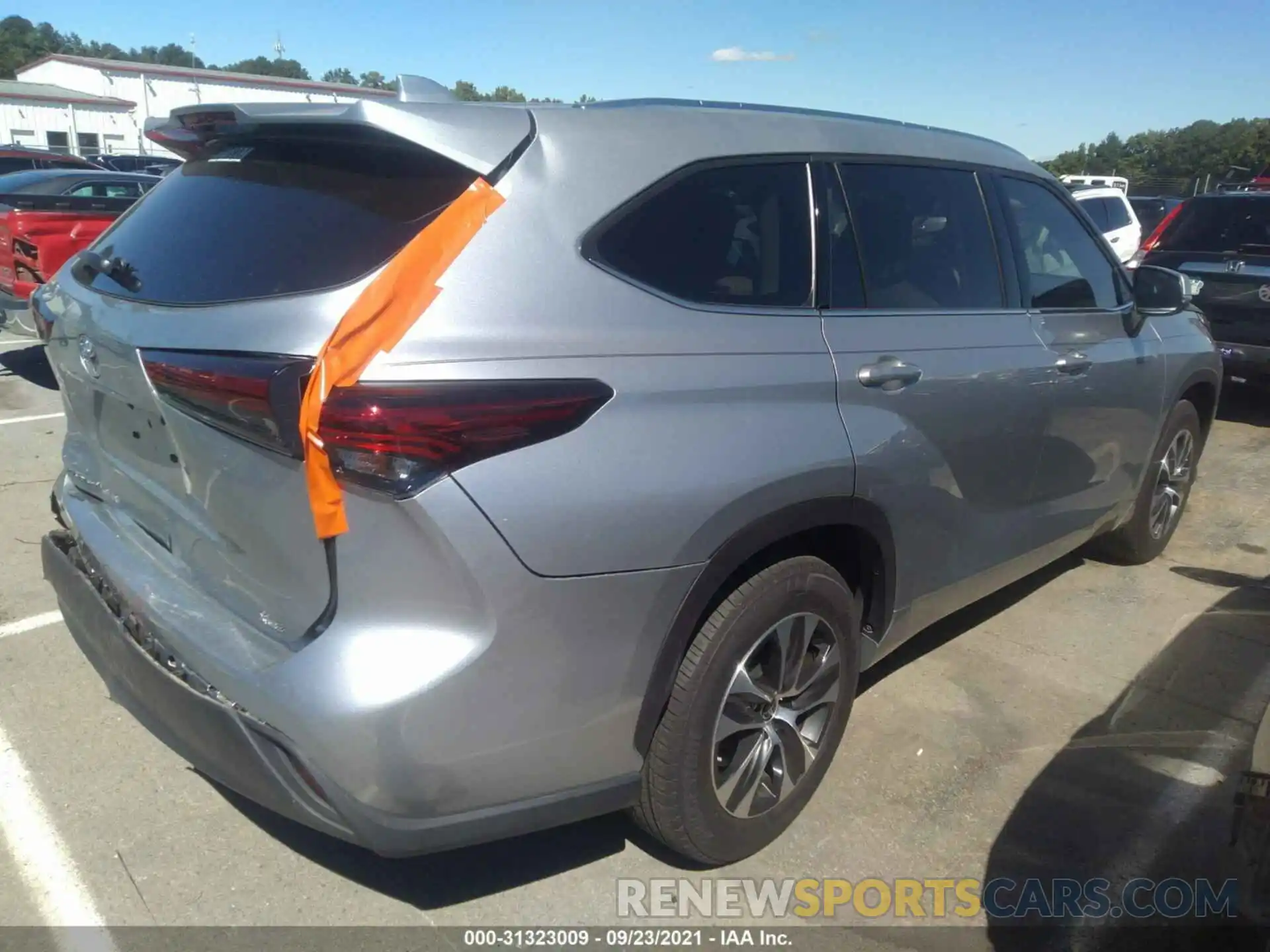 4 Photograph of a damaged car 5TDGZRAHXLS000442 TOYOTA HIGHLANDER 2020