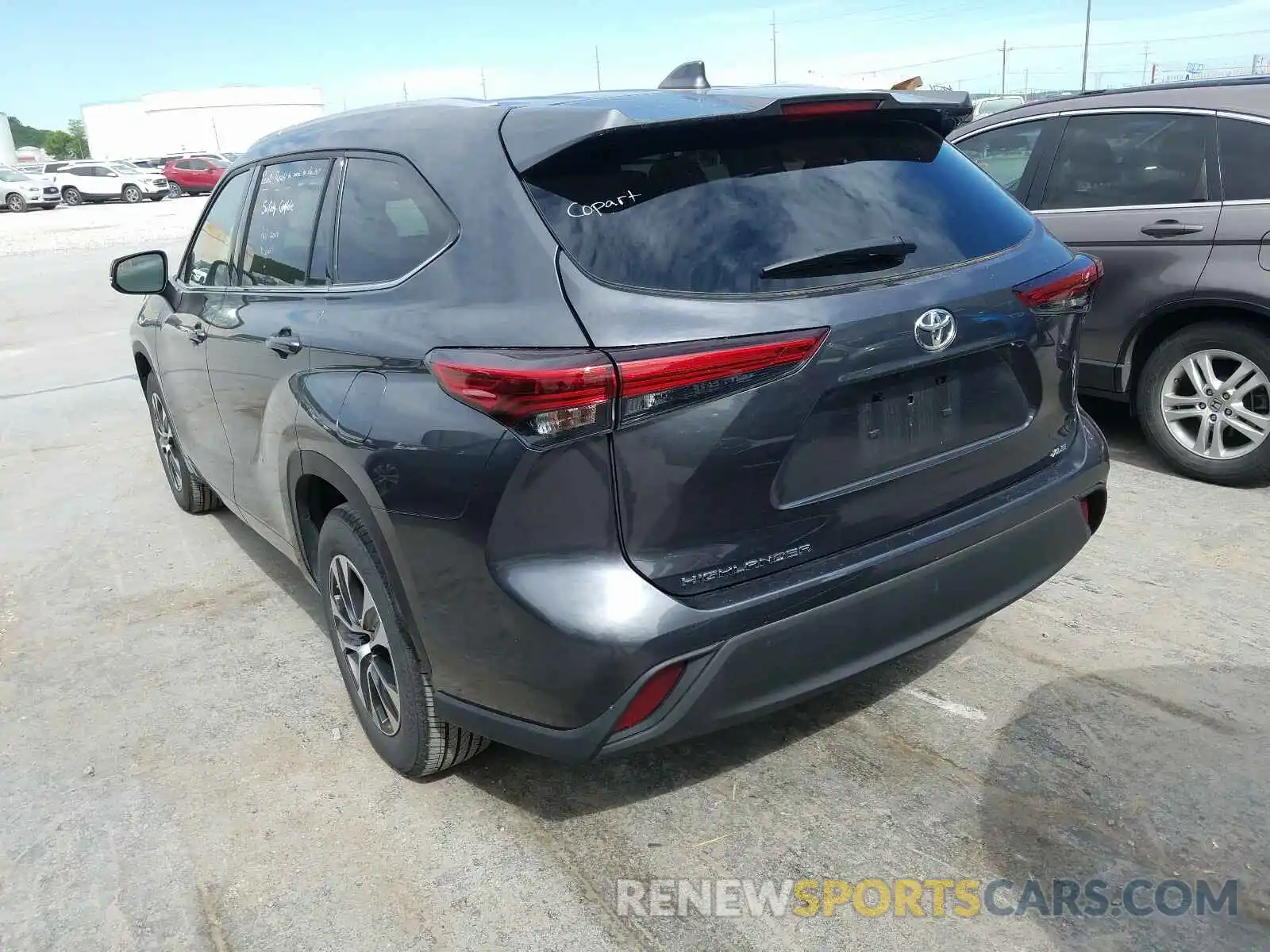 3 Photograph of a damaged car 5TDGZRAHXLS005625 TOYOTA HIGHLANDER 2020