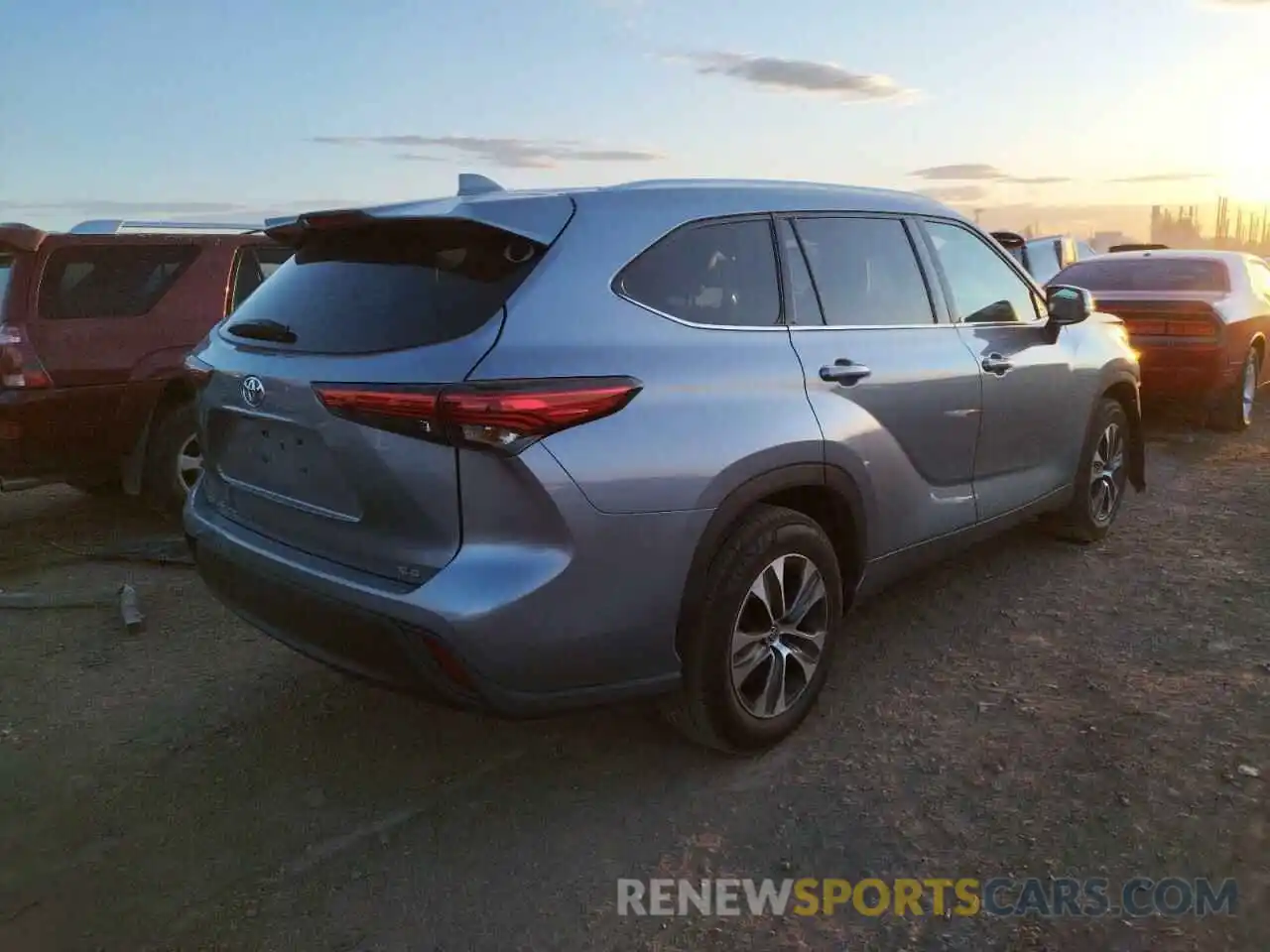 4 Photograph of a damaged car 5TDGZRAHXLS011506 TOYOTA HIGHLANDER 2020