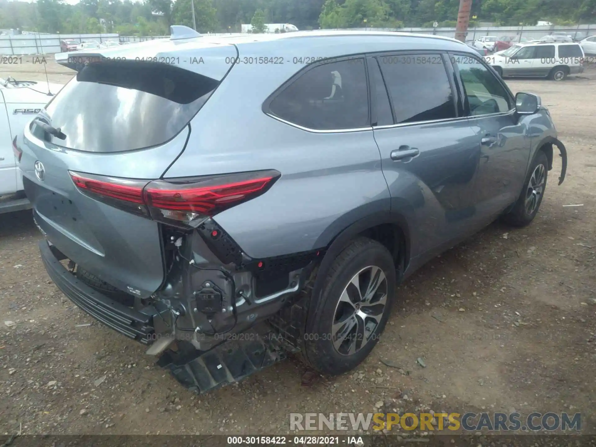 4 Photograph of a damaged car 5TDGZRAHXLS014776 TOYOTA HIGHLANDER 2020