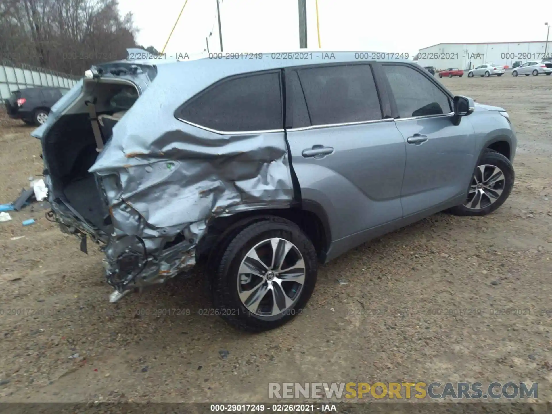 4 Photograph of a damaged car 5TDGZRAHXLS021159 TOYOTA HIGHLANDER 2020