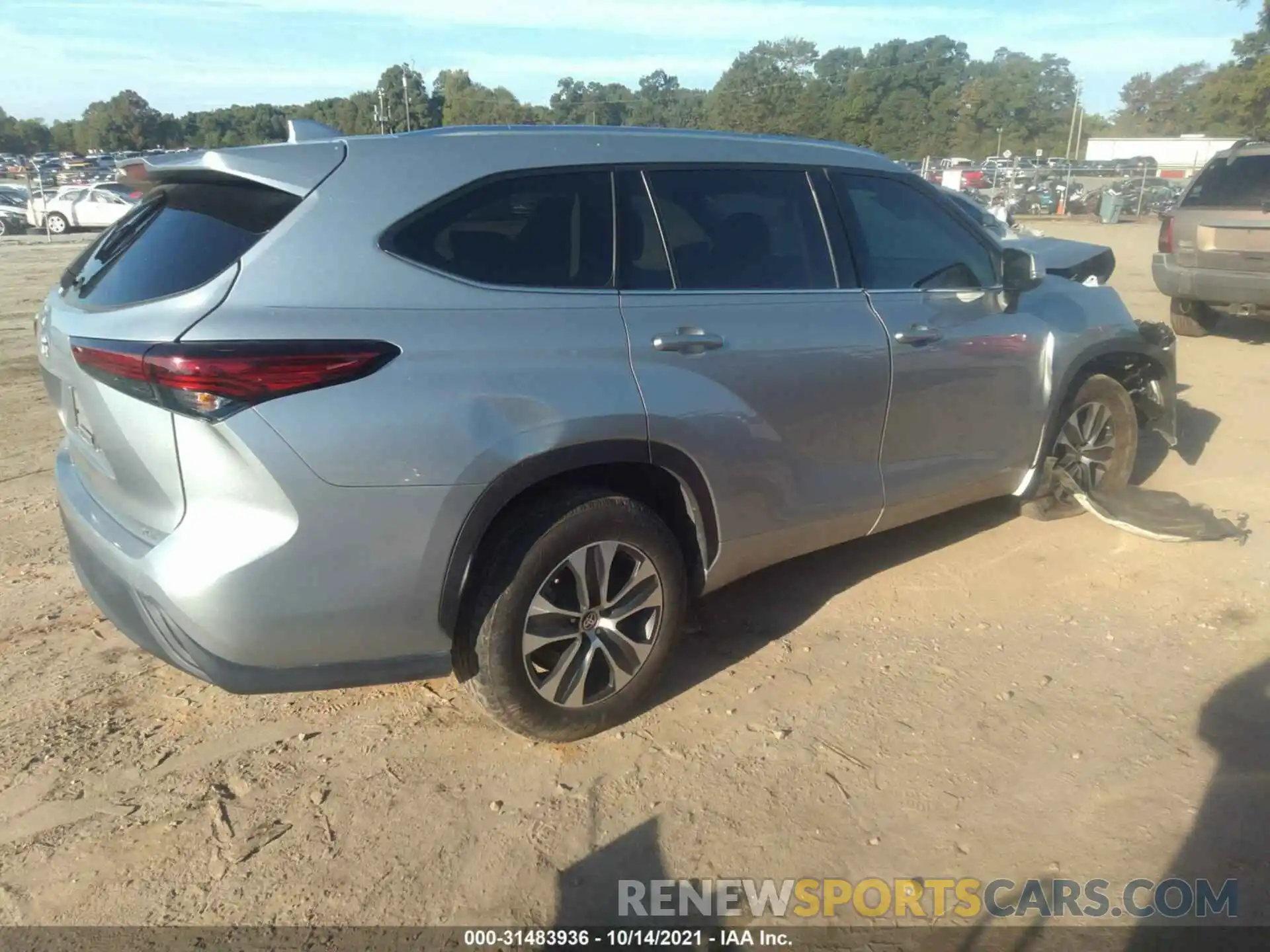 4 Photograph of a damaged car 5TDGZRAHXLS502805 TOYOTA HIGHLANDER 2020