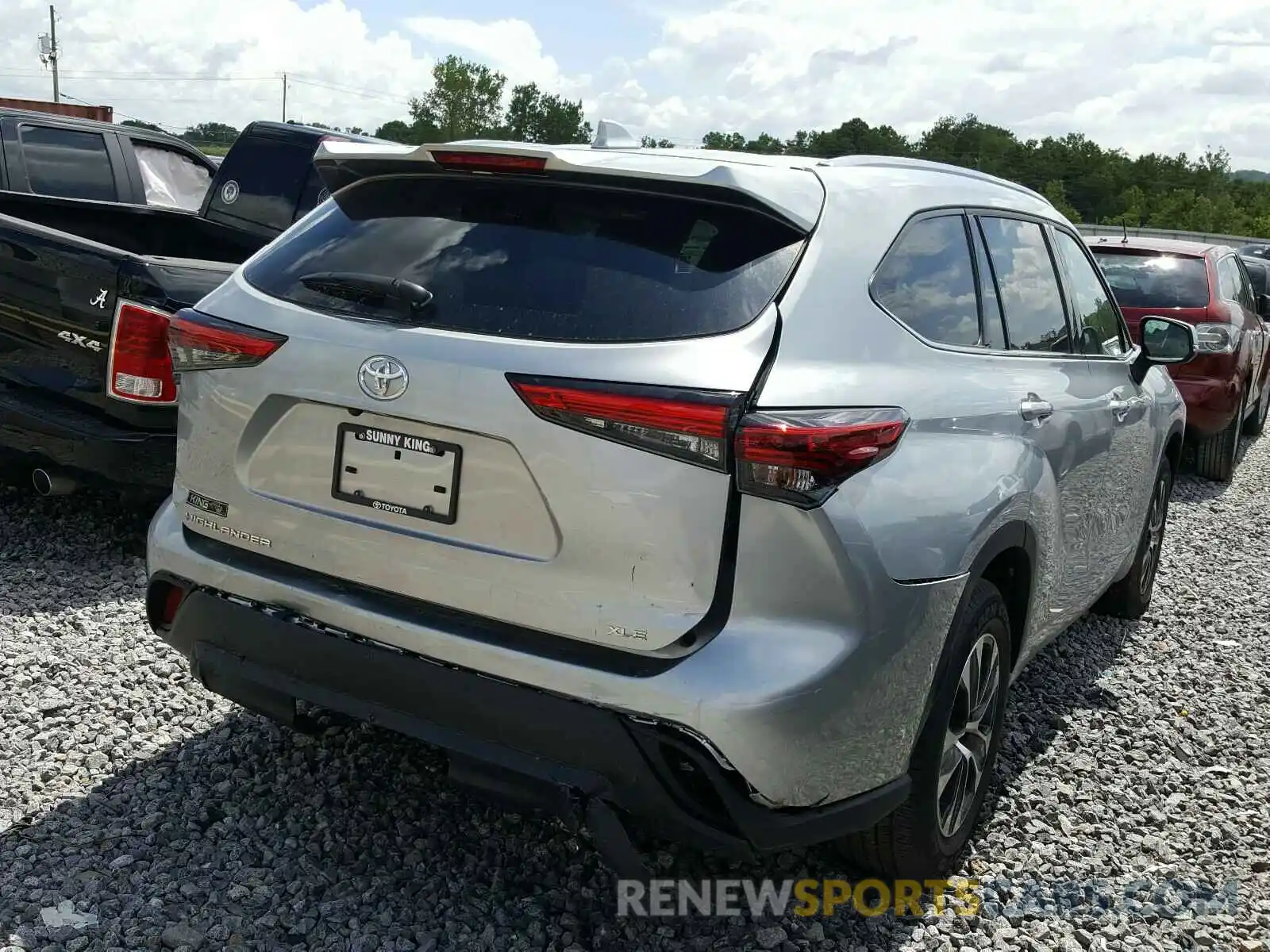 4 Photograph of a damaged car 5TDGZRAHXLS506580 TOYOTA HIGHLANDER 2020