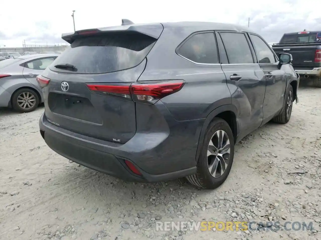 4 Photograph of a damaged car 5TDGZRAHXLS508166 TOYOTA HIGHLANDER 2020