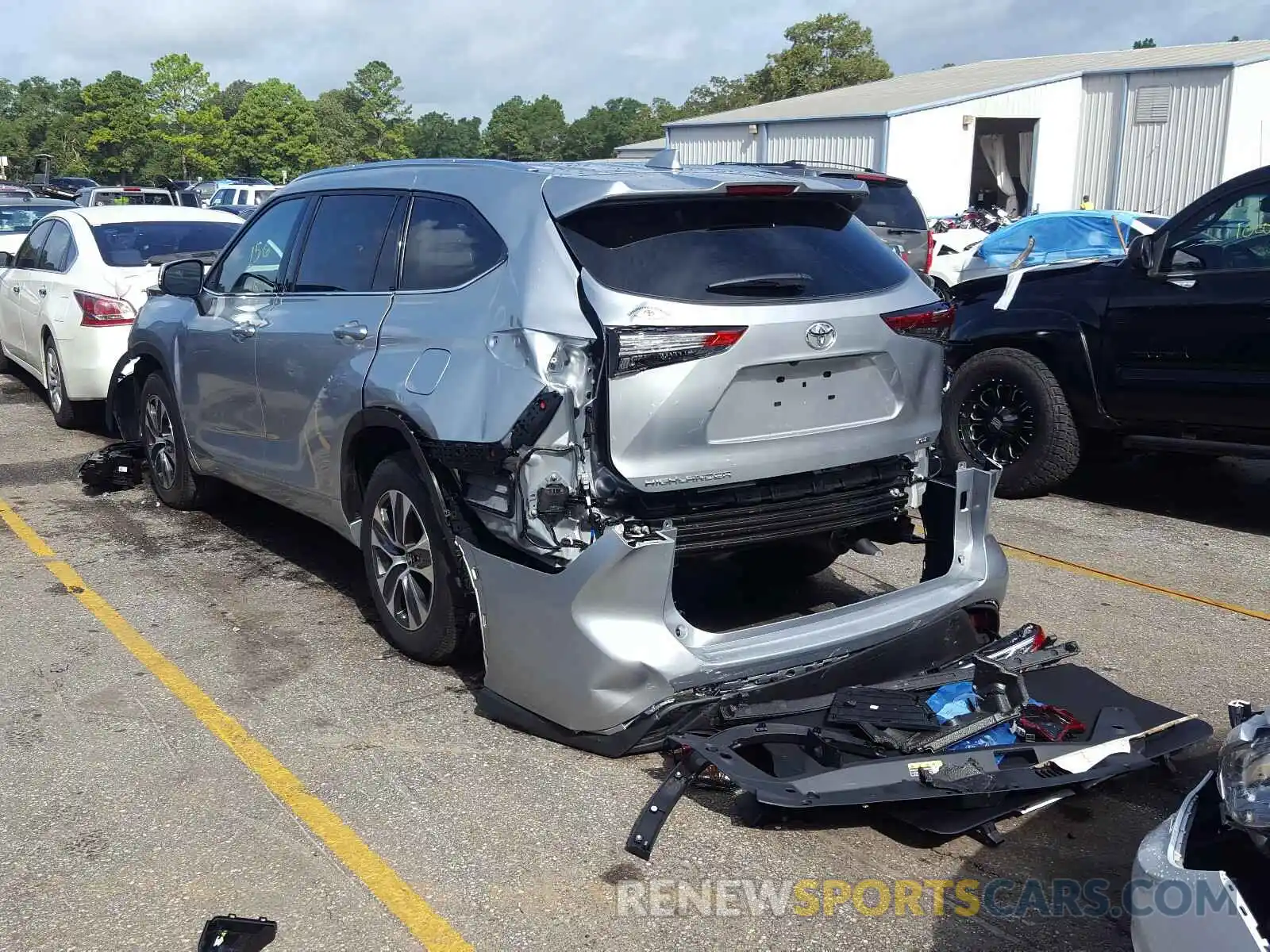 3 Photograph of a damaged car 5TDGZRAHXLS509821 TOYOTA HIGHLANDER 2020