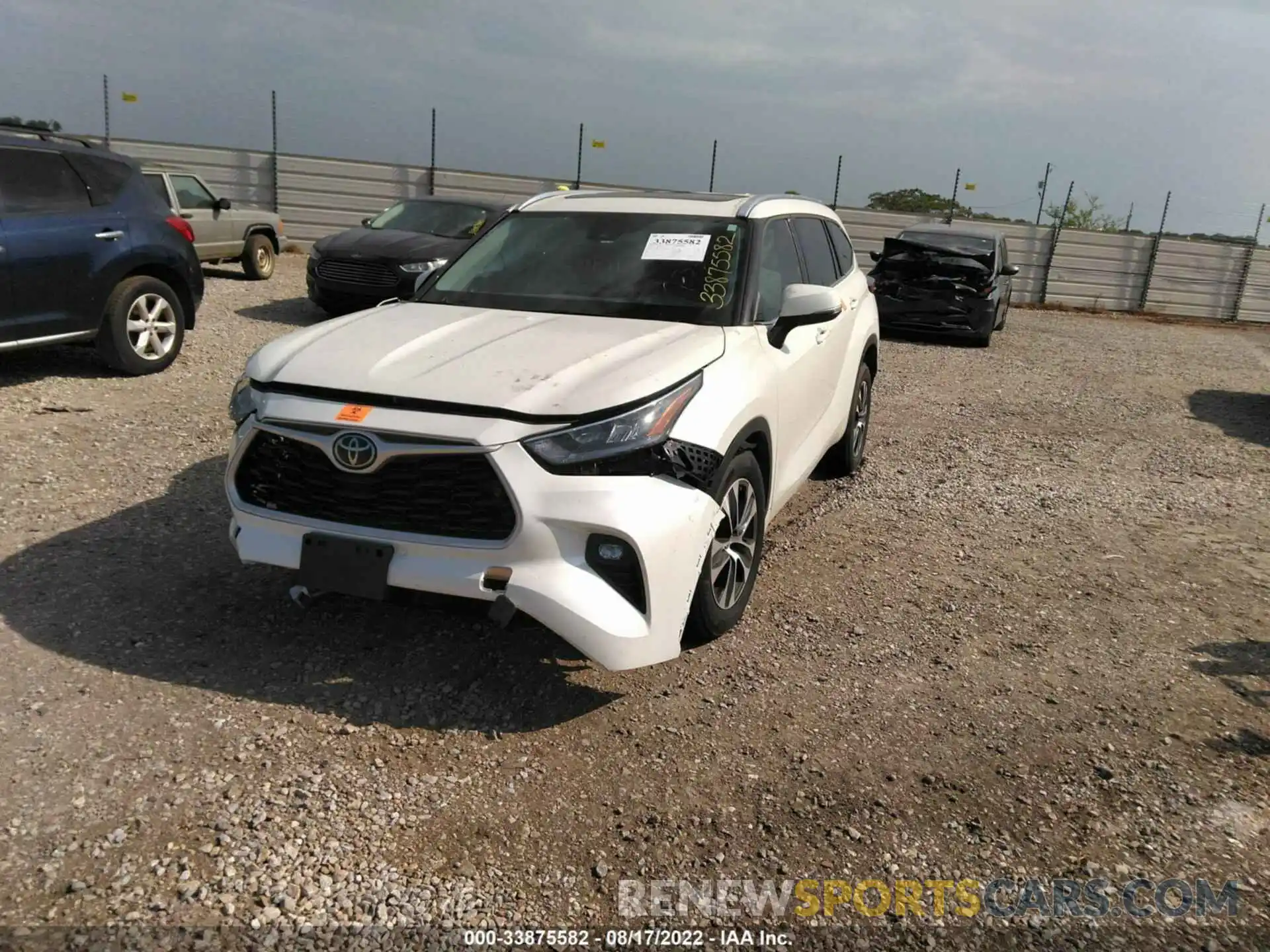 2 Photograph of a damaged car 5TDGZRAHXLS511911 TOYOTA HIGHLANDER 2020