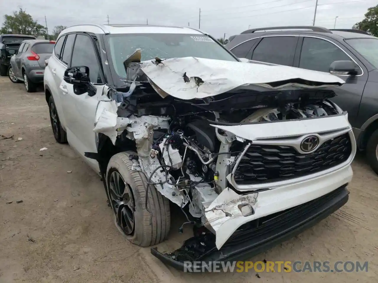 1 Photograph of a damaged car 5TDGZRAHXLS512055 TOYOTA HIGHLANDER 2020