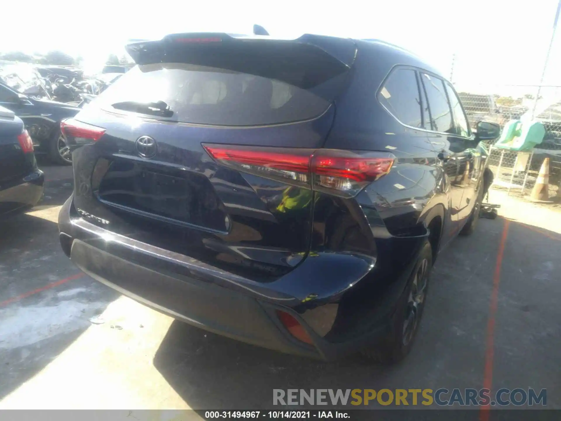 4 Photograph of a damaged car 5TDGZRBH0LS008256 TOYOTA HIGHLANDER 2020