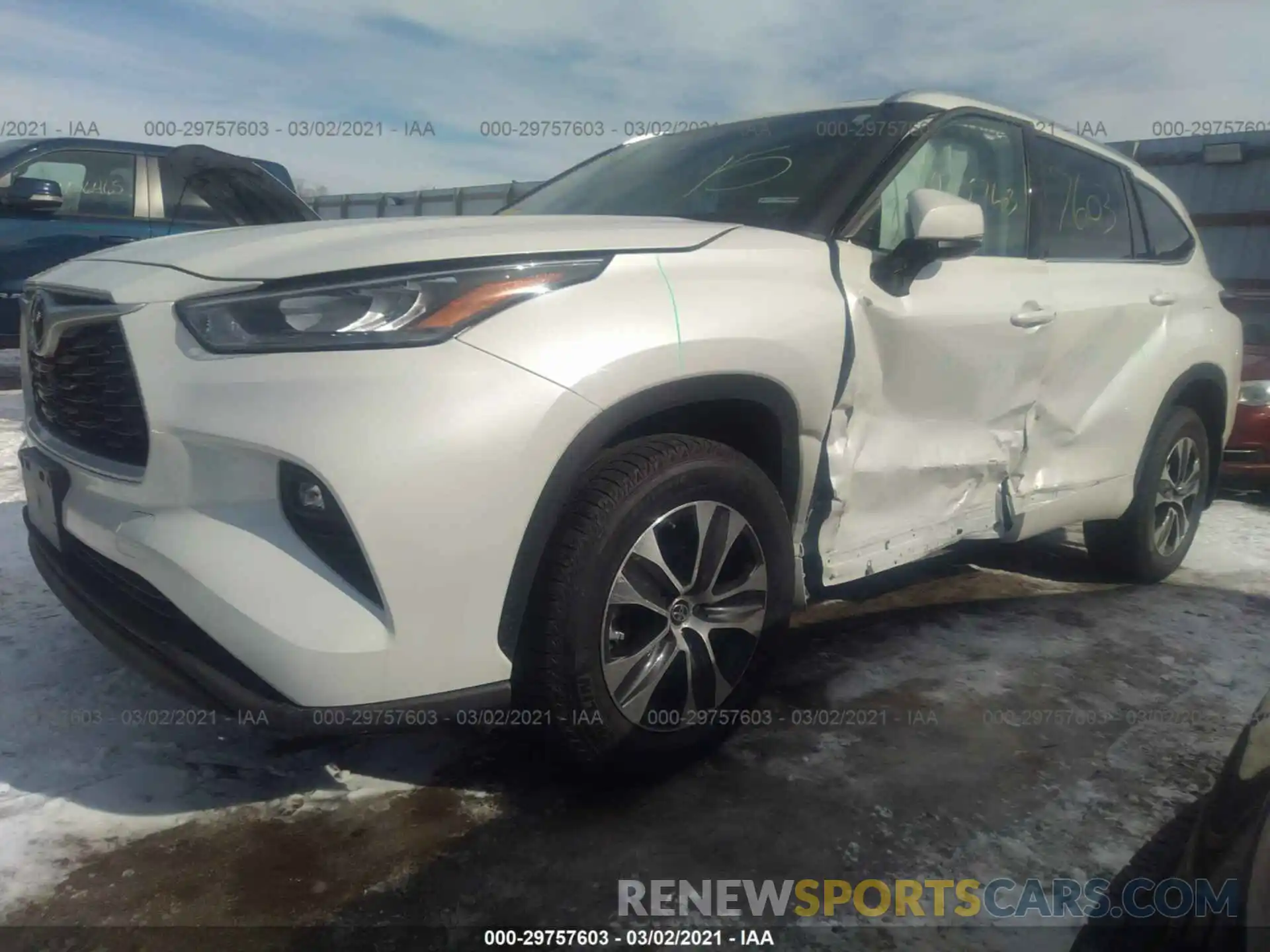 2 Photograph of a damaged car 5TDGZRBH0LS052838 TOYOTA HIGHLANDER 2020